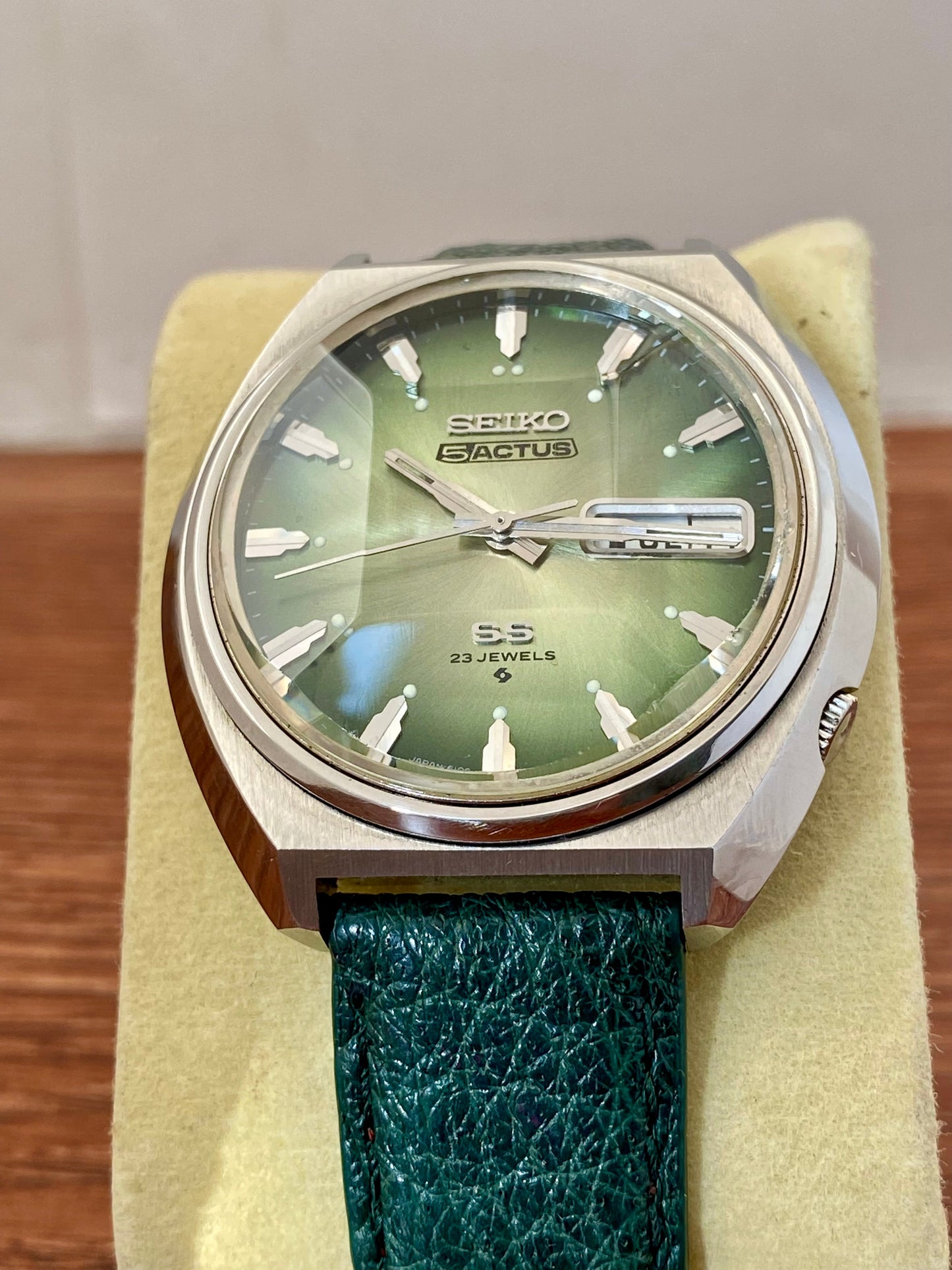 Seiko 5 Actus SS 6106-7700 Green SERVICED Auto, February 1974 UK VINTAGE WATCH LTD