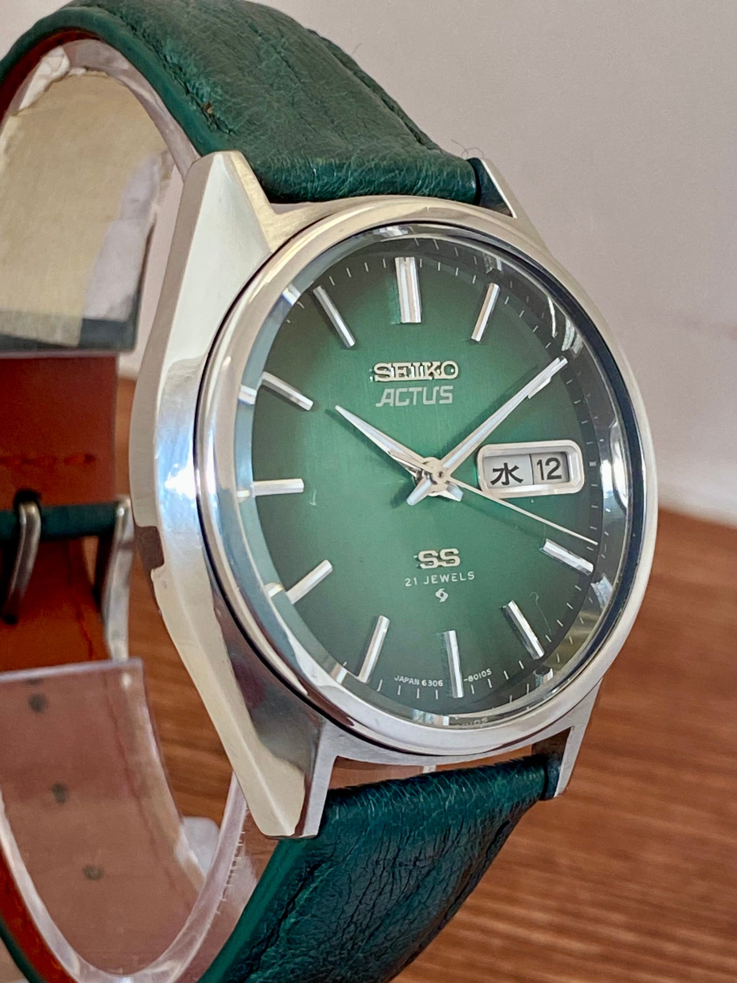 Vintage Seiko Actus SS 6306-8020 SERVICED Auto, Green, October 1976 UK VINTAGE WATCH LTD