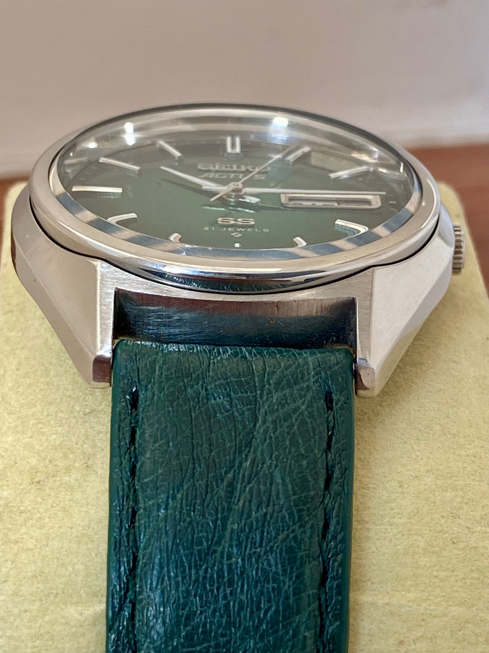 Vintage Seiko Actus SS 6306-8020 SERVICED Auto, Green, October 1976 UK VINTAGE WATCH LTD