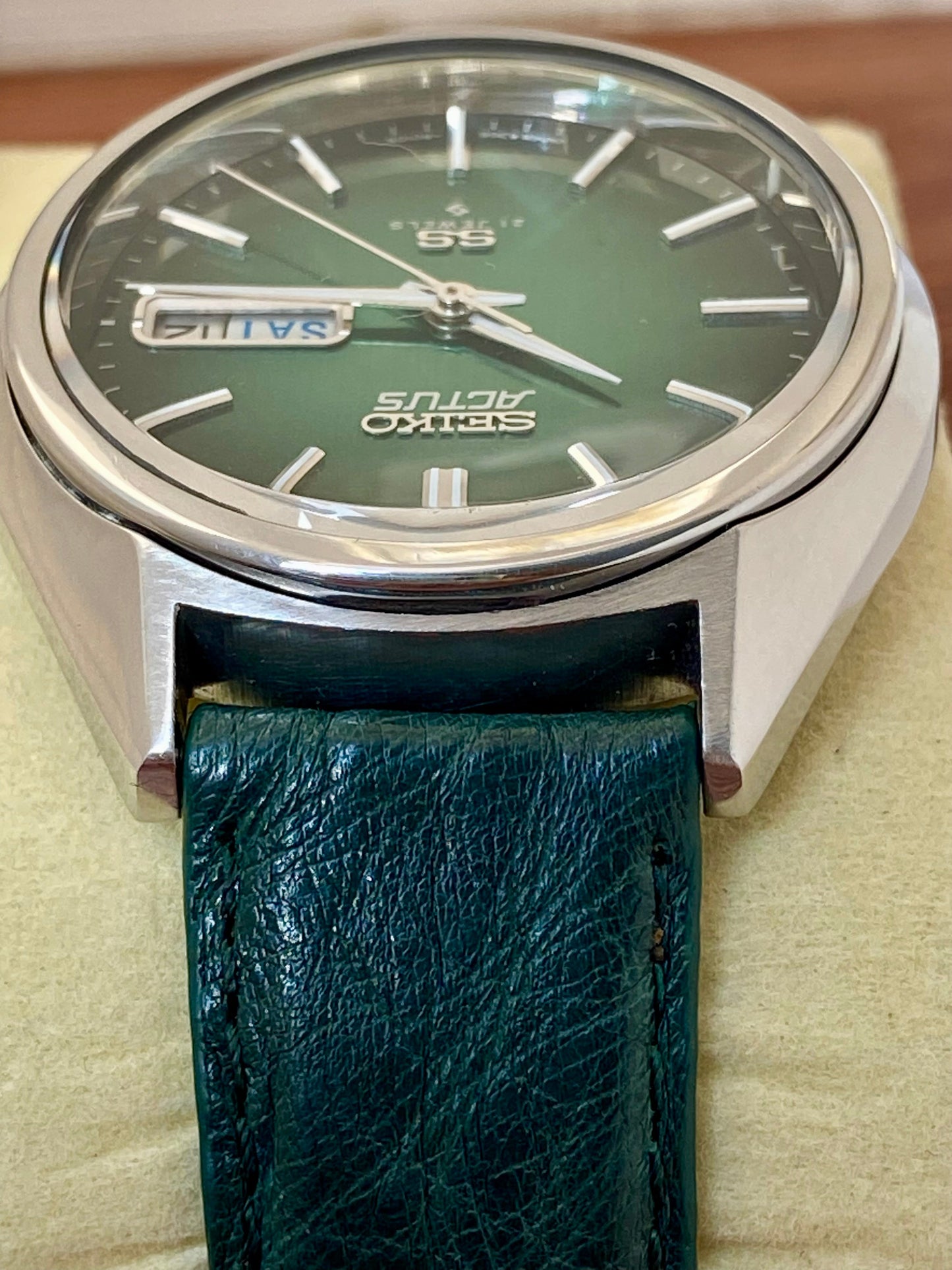 Vintage Seiko Actus SS 6306-8020 SERVICED Auto, Green, October 1976 UK VINTAGE WATCH LTD