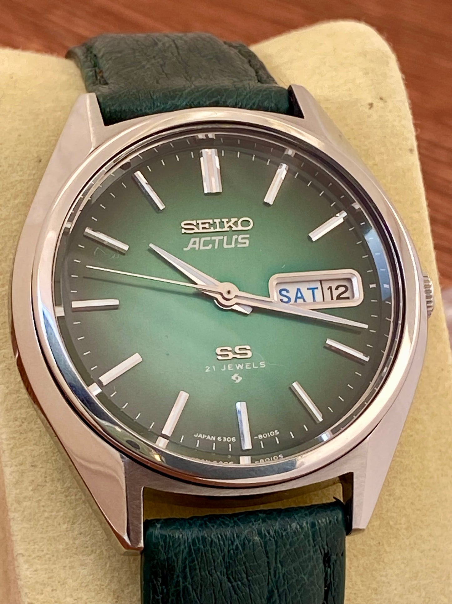 Vintage Seiko Actus SS 6306-8020 SERVICED Auto, Green, October 1976 UK VINTAGE WATCH LTD