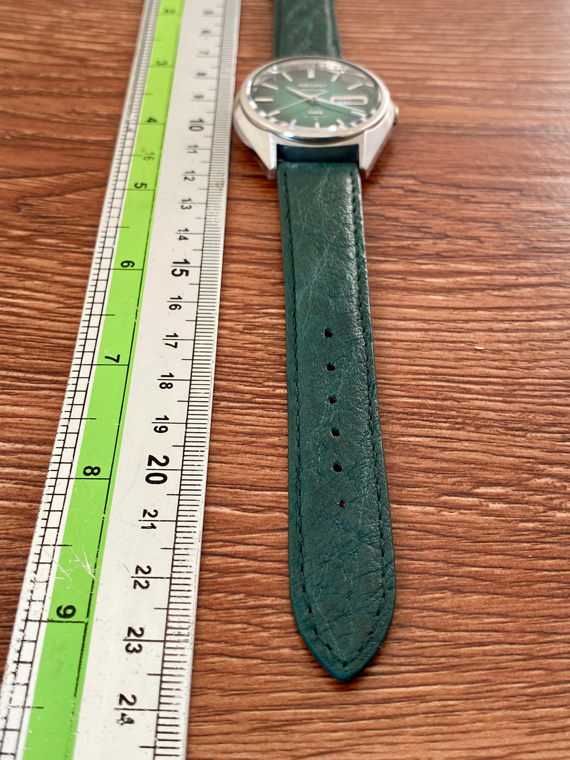Vintage Seiko Actus SS 6306-8020 SERVICED Auto, Green, October 1976 UK VINTAGE WATCH LTD