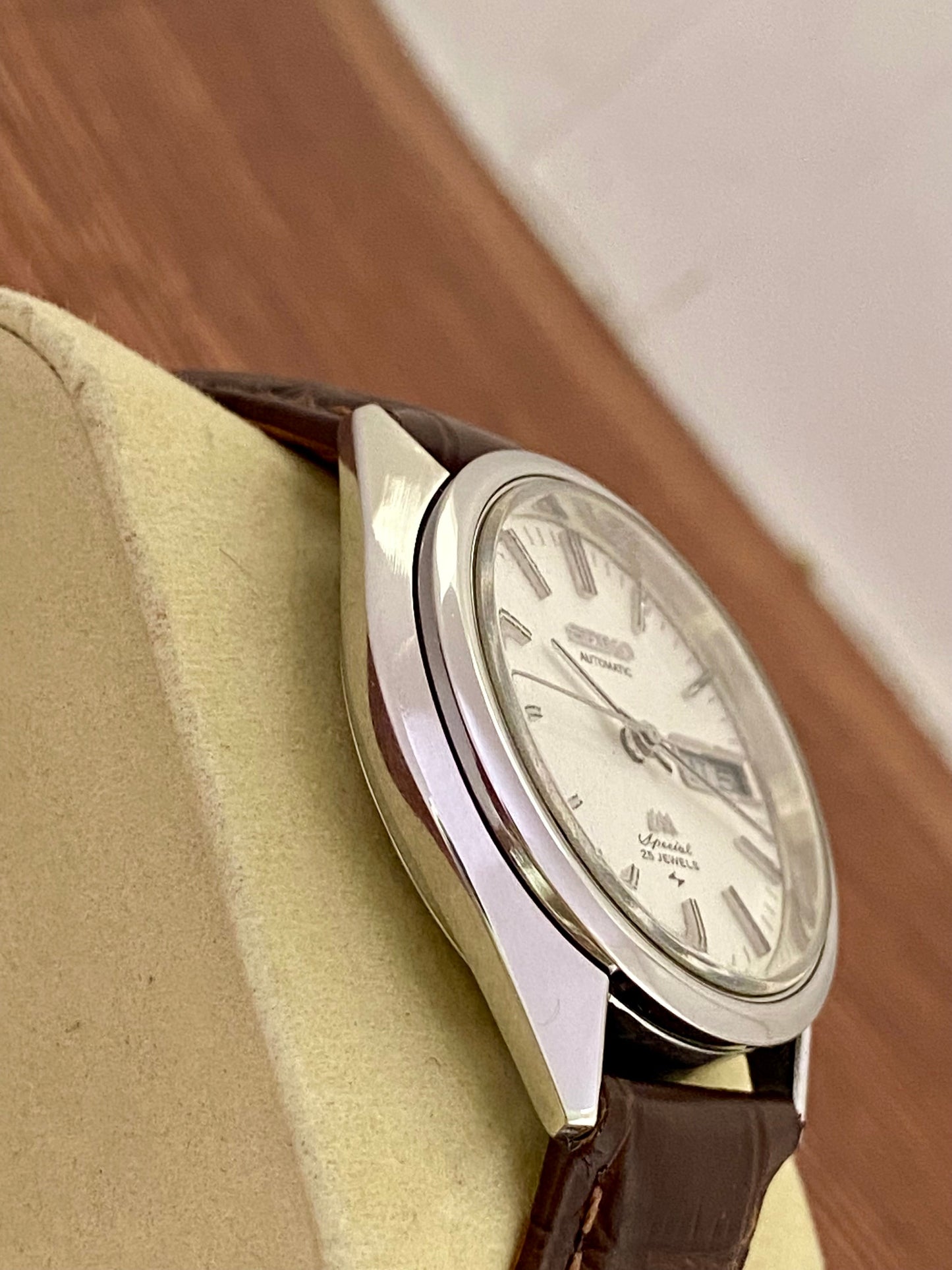 Vintage Seiko Lord Matic Special 5206-6130 Serviced Automatic, October 1972 UK VINTAGE WATCH LTD