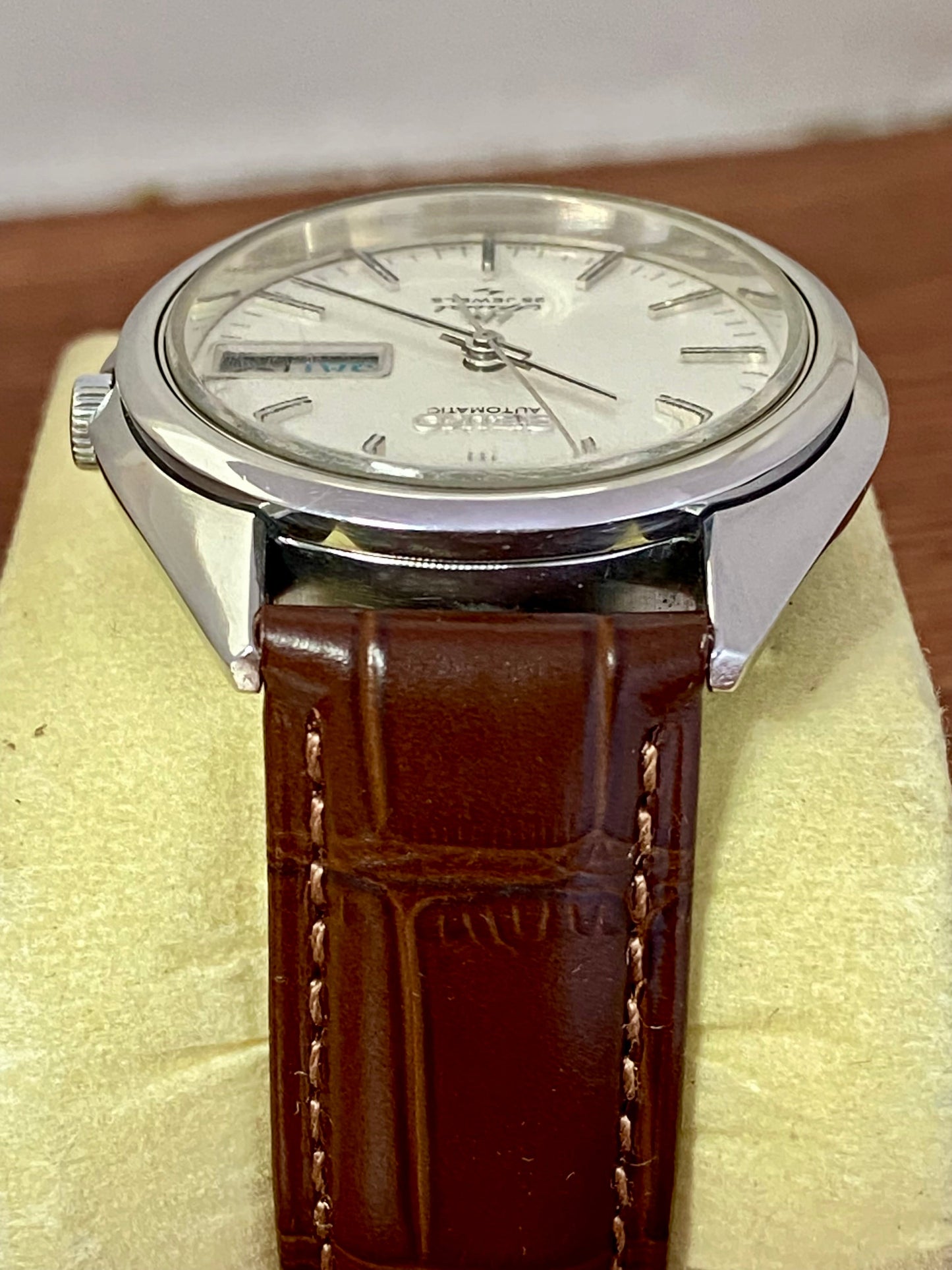 Vintage Seiko Lord Matic Special 5206-6130 Serviced Automatic, October 1972 UK VINTAGE WATCH LTD
