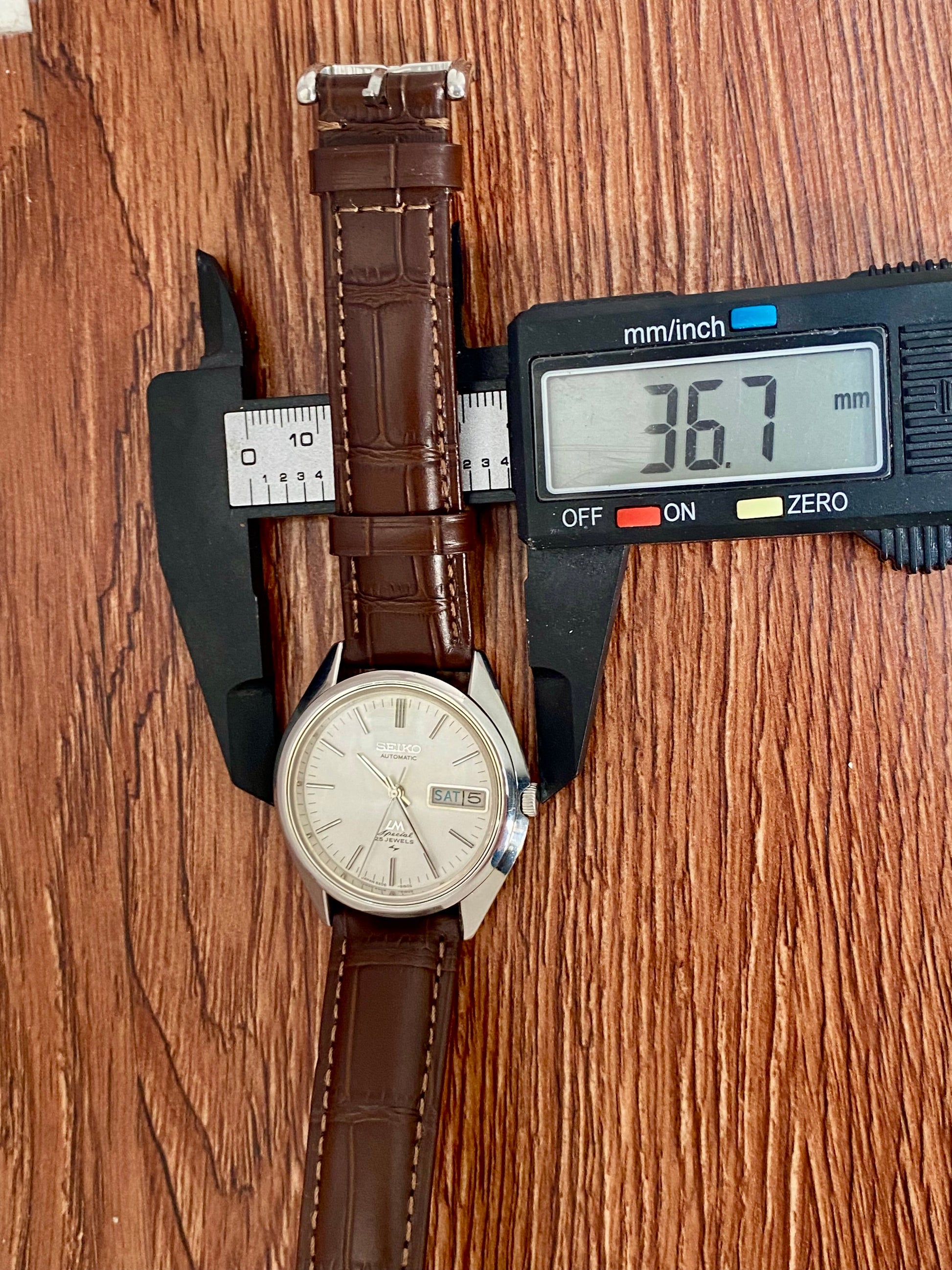 Vintage Seiko Lord Matic Special 5206-6130 Serviced Automatic, October 1972 UK VINTAGE WATCH LTD
