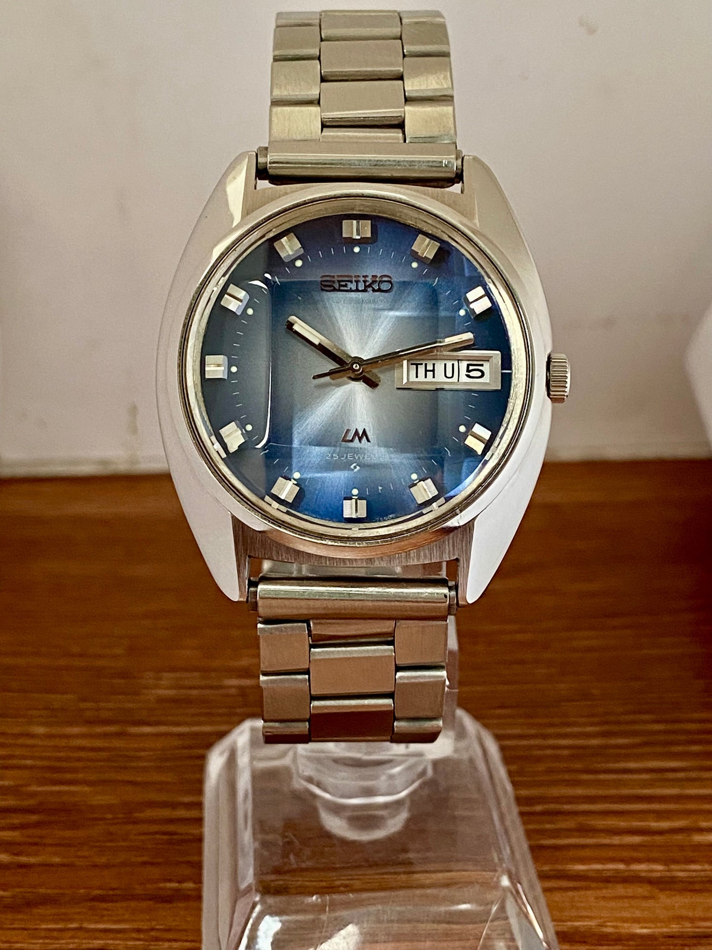 Vintage Seiko Lord Matic 5606-7231 Blue Serviced Automatic, June 1974 UK VINTAGE WATCH LTD