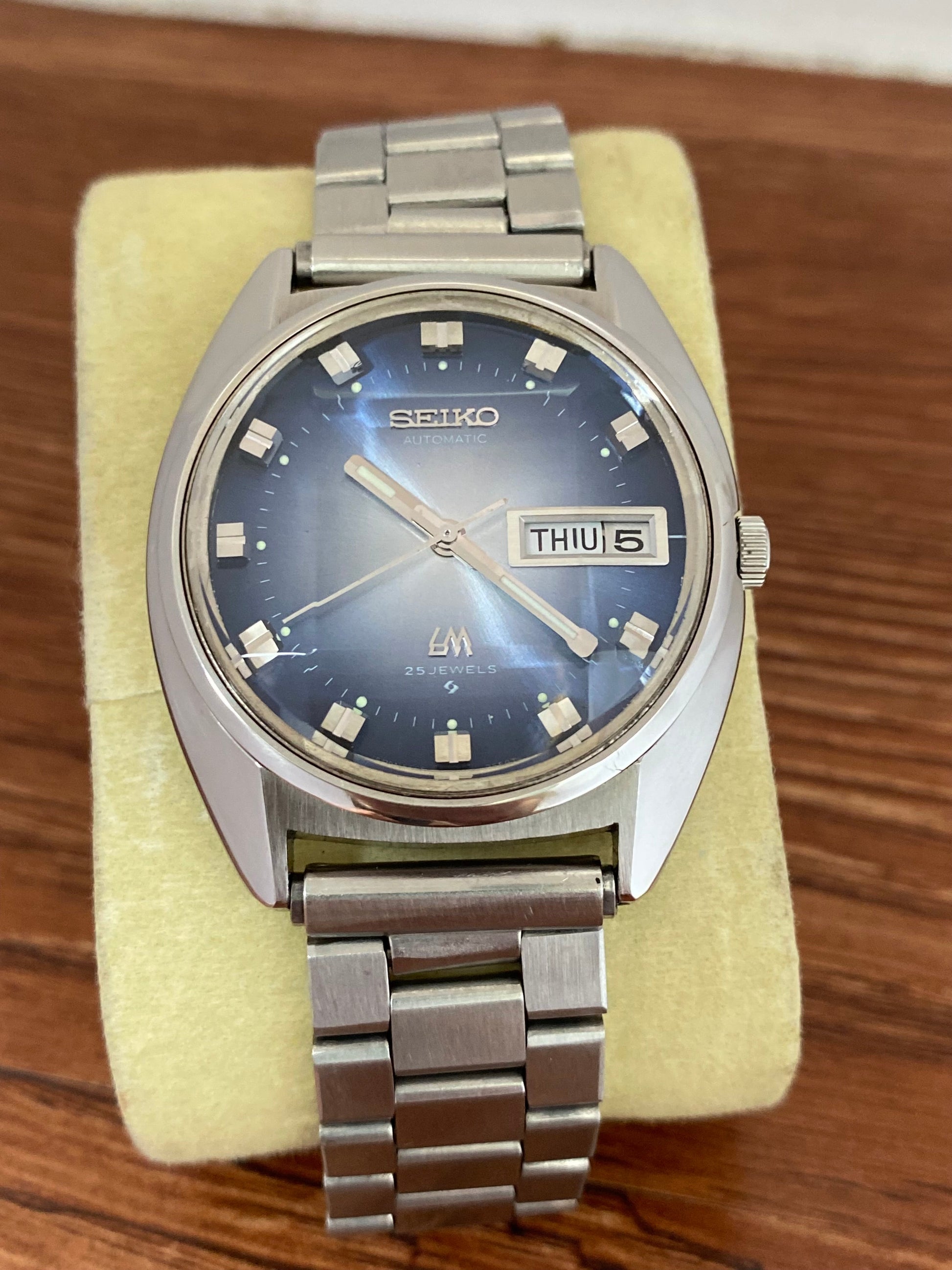 Vintage Seiko Lord Matic 5606-7231 Blue Serviced Automatic, June 1974 UK VINTAGE WATCH LTD