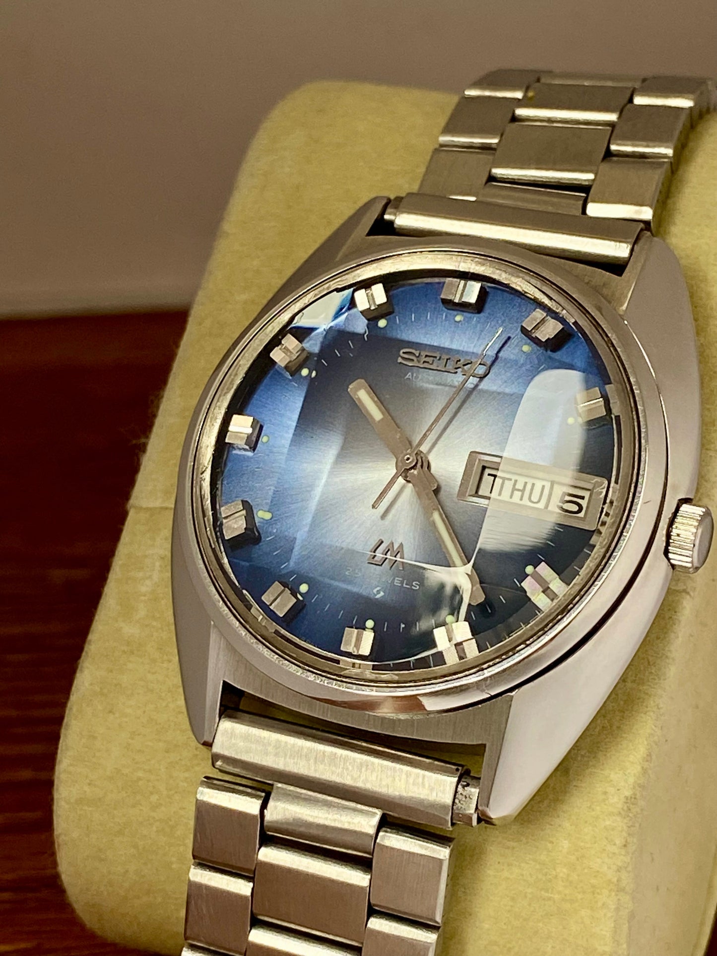 Vintage Seiko Lord Matic 5606-7231 Blue Serviced Automatic, June 1974 UK VINTAGE WATCH LTD