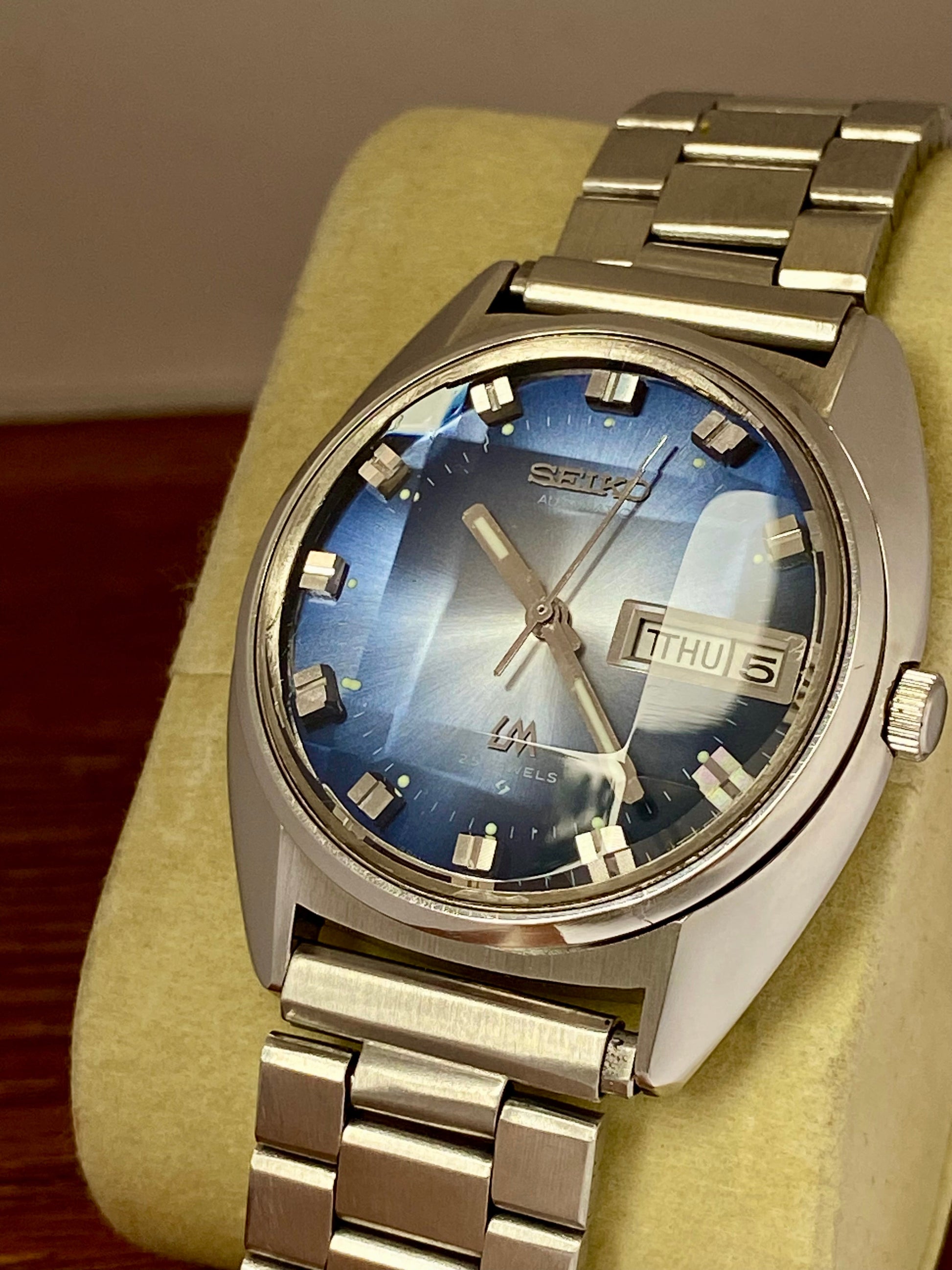 Vintage Seiko Lord Matic 5606-7231 Blue Serviced Automatic, June 1974 UK VINTAGE WATCH LTD