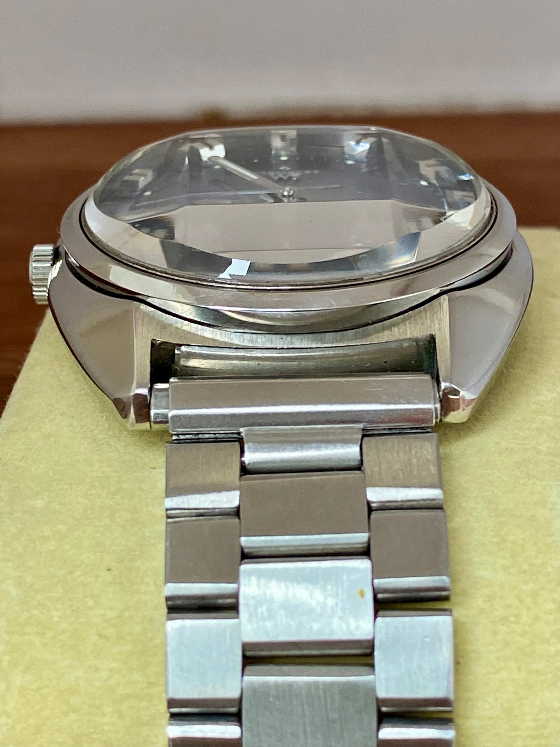 Vintage Seiko Lord Matic 5606-7231 Blue Serviced Automatic, June 1974 UK VINTAGE WATCH LTD