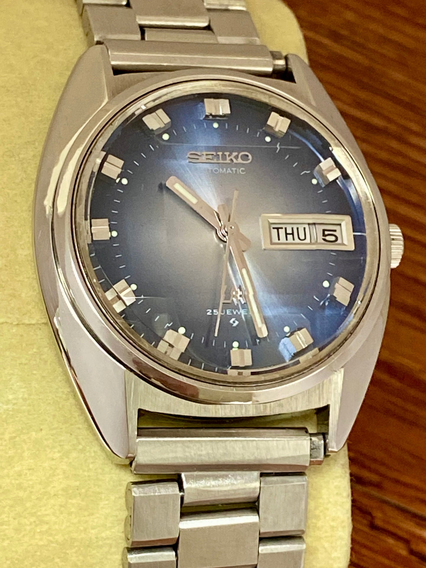 Vintage Seiko Lord Matic 5606-7231 Blue Serviced Automatic, June 1974 UK VINTAGE WATCH LTD
