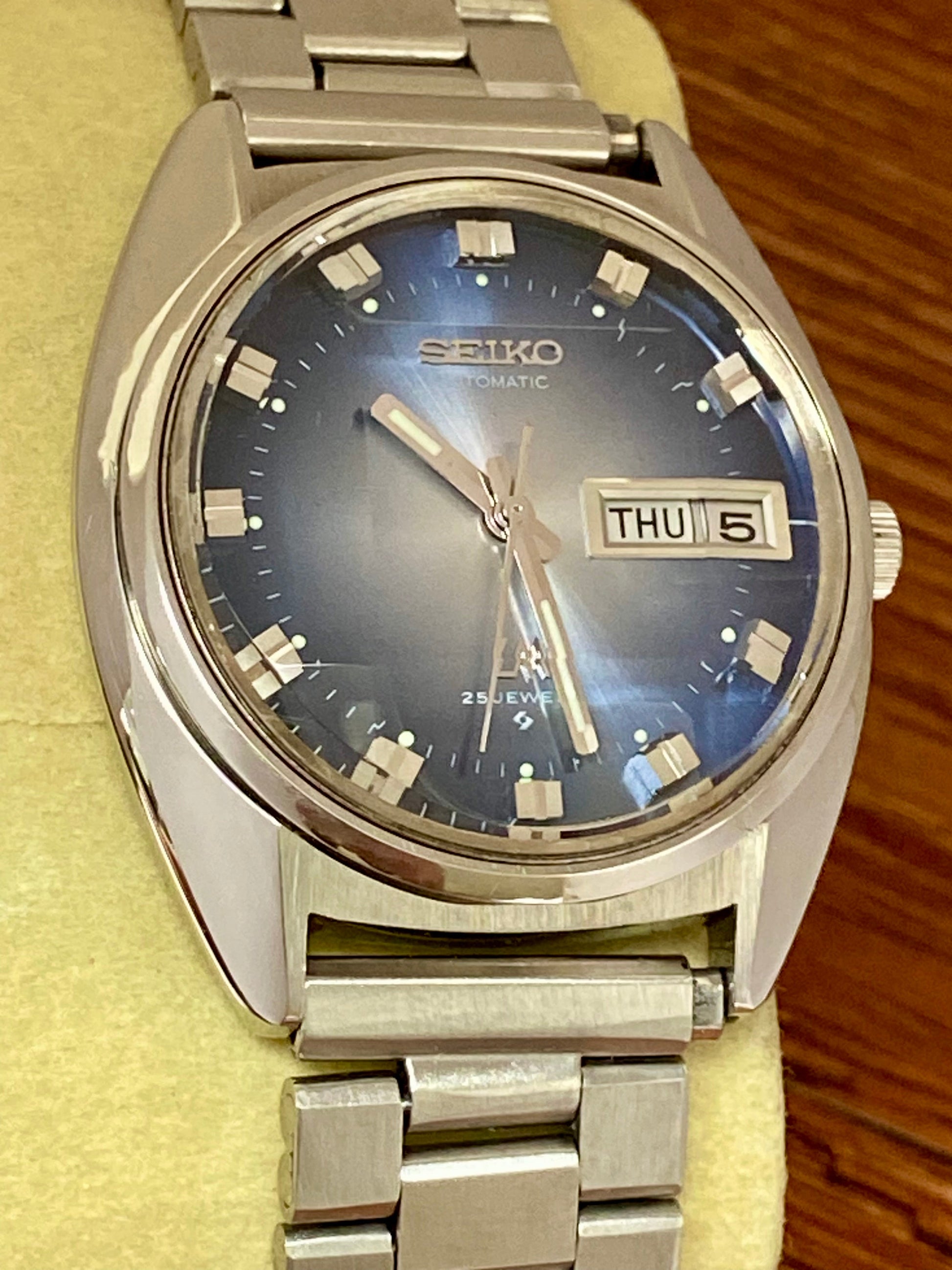 Vintage Seiko Lord Matic 5606-7231 Blue Serviced Automatic, June 1974 UK VINTAGE WATCH LTD