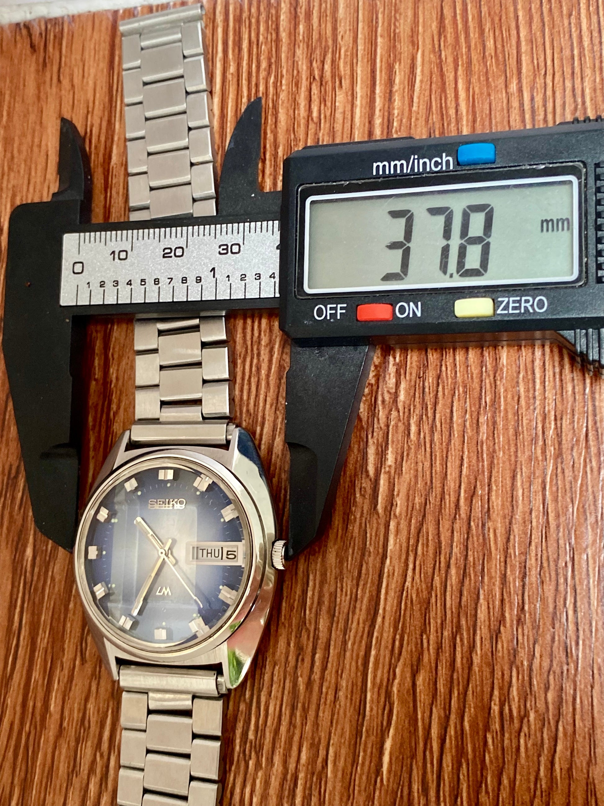 Vintage Seiko Lord Matic 5606-7231 Blue Serviced Automatic, June 1974 UK VINTAGE WATCH LTD