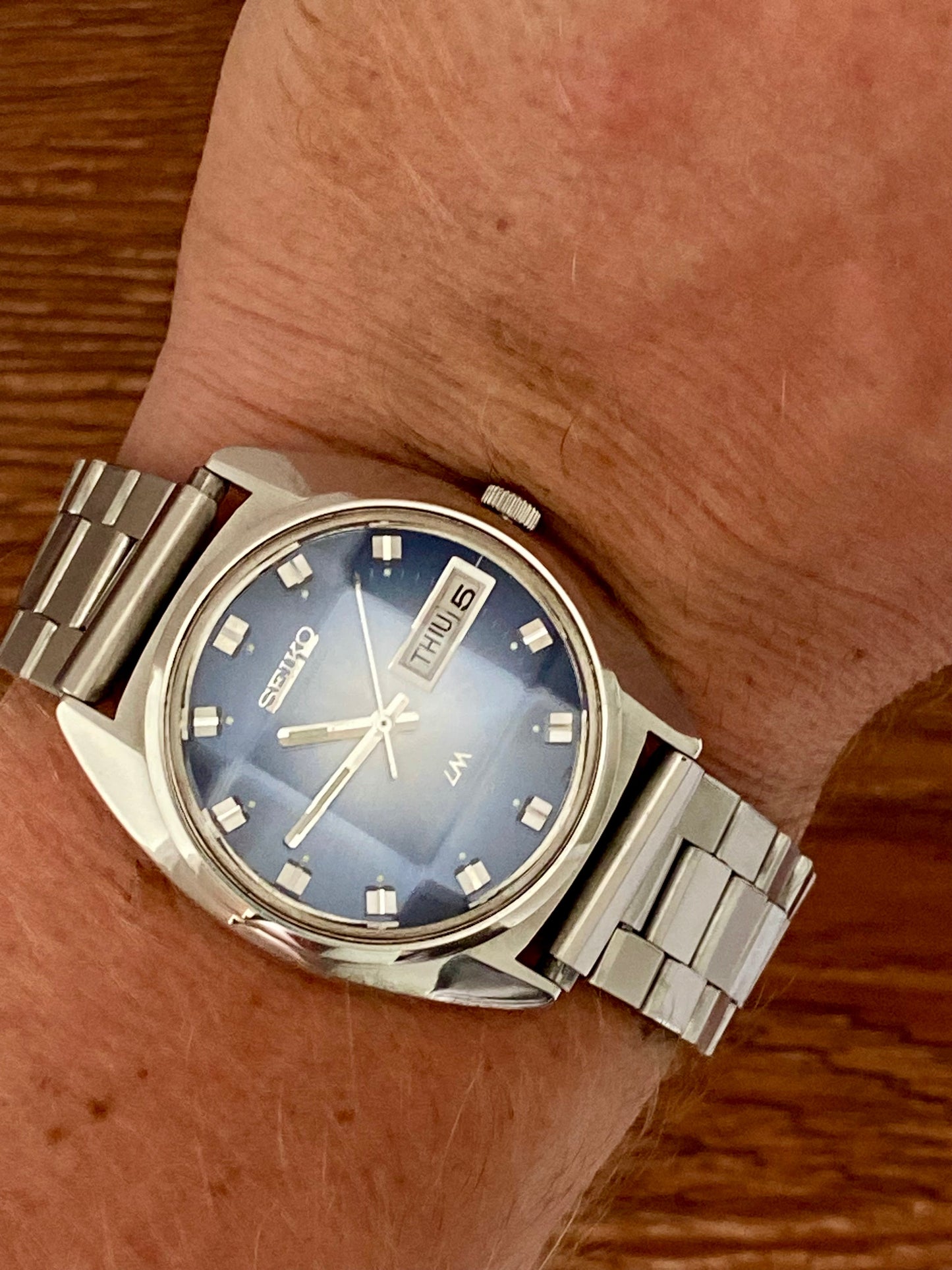 Vintage Seiko Lord Matic 5606-7231 Blue Serviced Automatic, June 1974 UK VINTAGE WATCH LTD