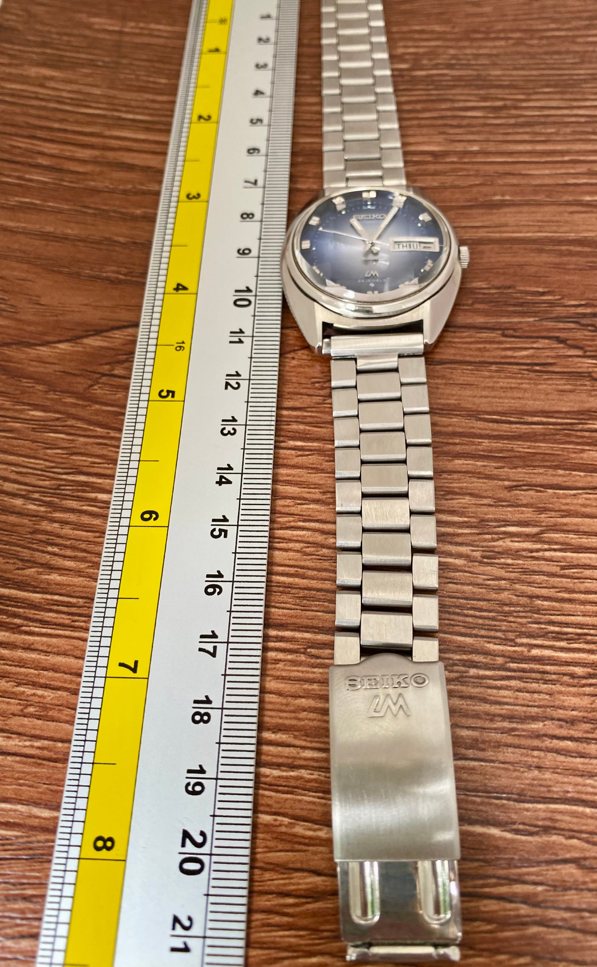 Vintage Seiko Lord Matic 5606-7231 Blue Serviced Automatic, June 1974 UK VINTAGE WATCH LTD