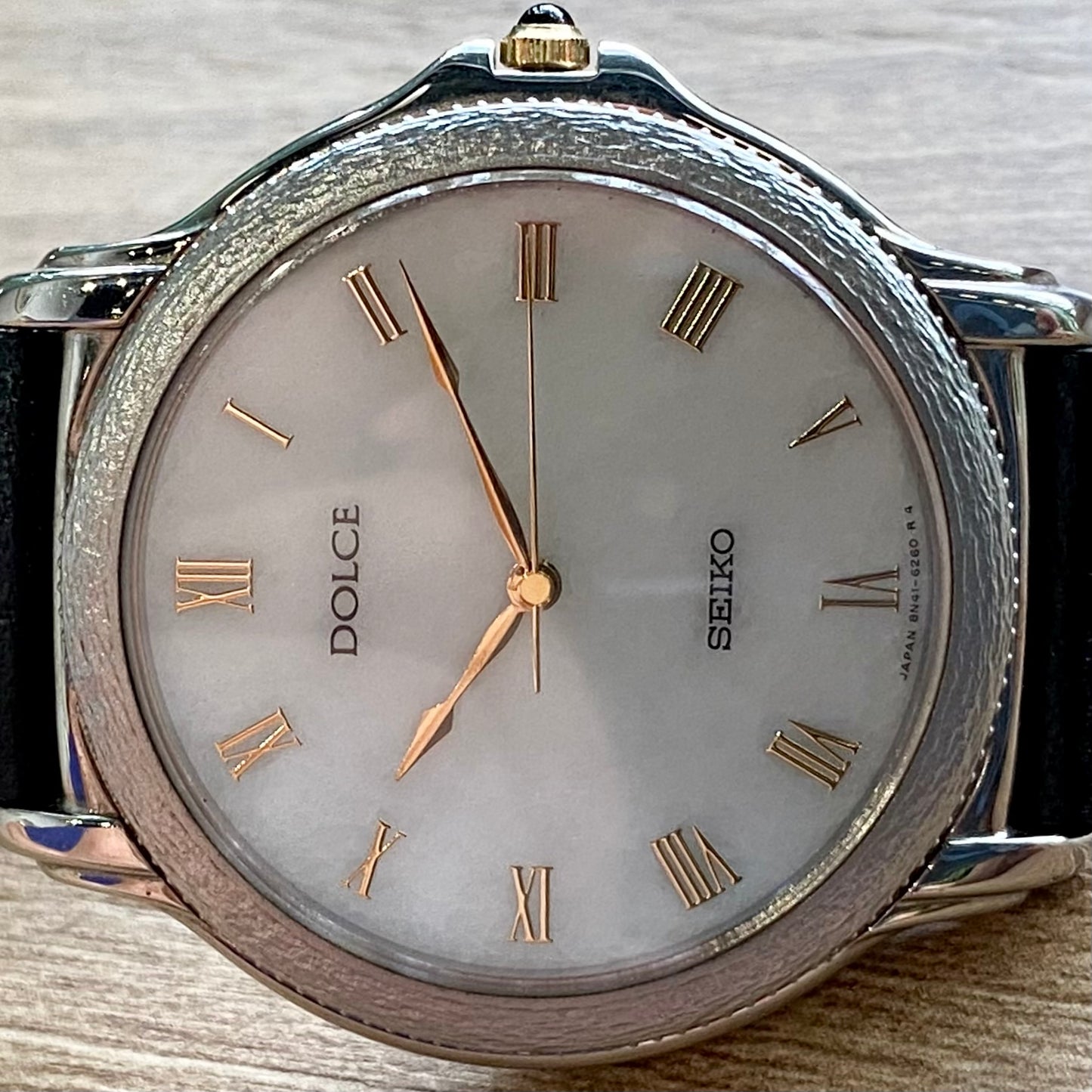 Vintage March 1992 Seiko Dolce Quartz 8N41-6180 Mother of Pearl Dial – Hammered Case