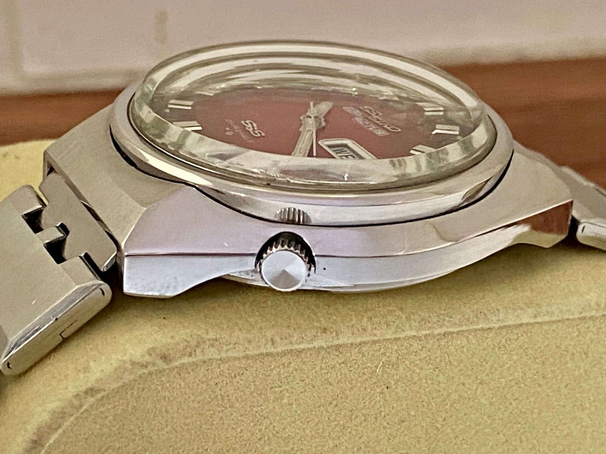 Vintage Seiko 5 Actus 6106-7690 SS SERVICED Red Dial, October 1973