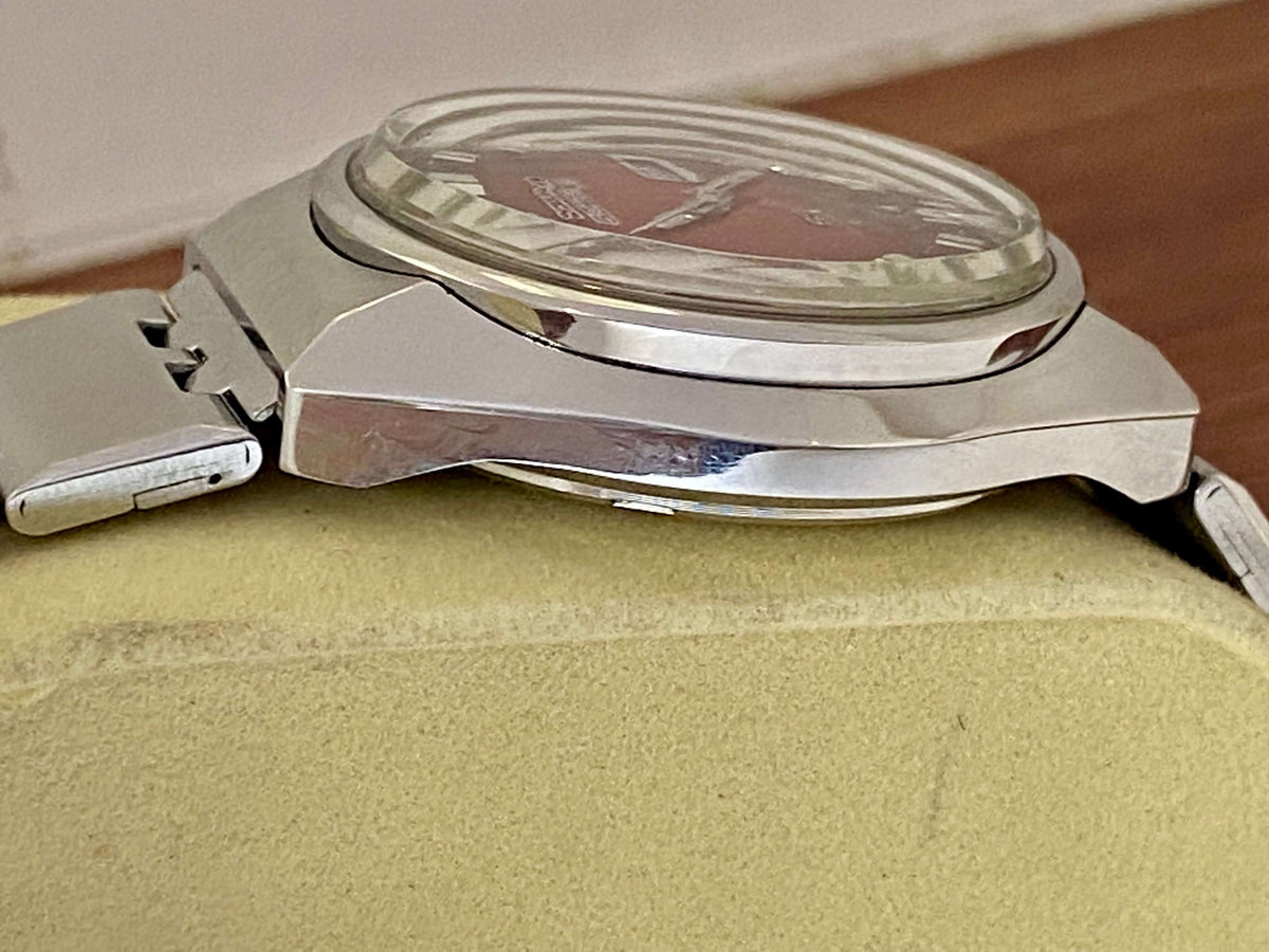 Vintage Seiko 5 Actus 6106-7690 SS SERVICED Red Dial, October 1973