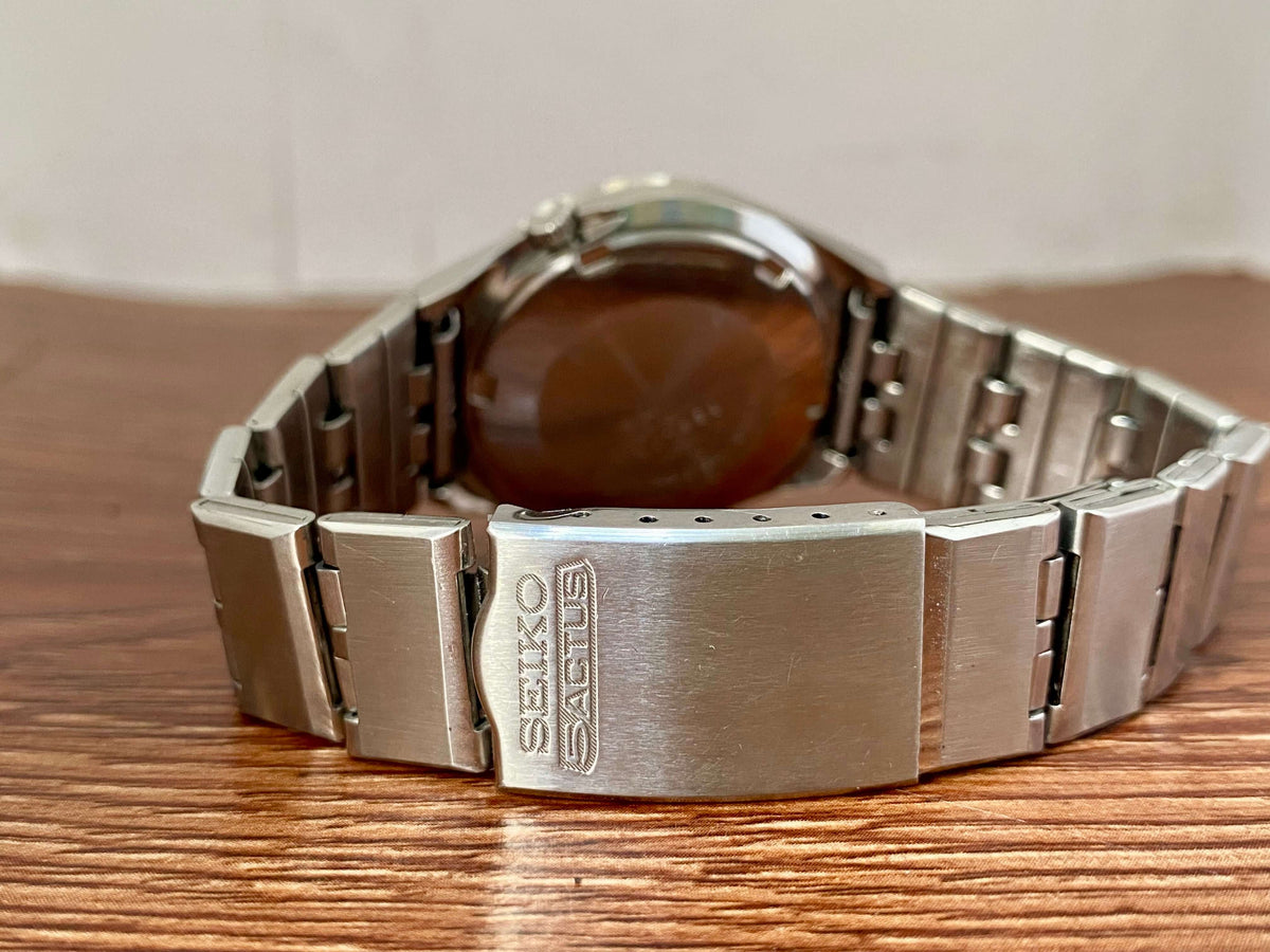 Vintage Seiko 5 Actus 6106-7690 SS SERVICED Red Dial, October 1973