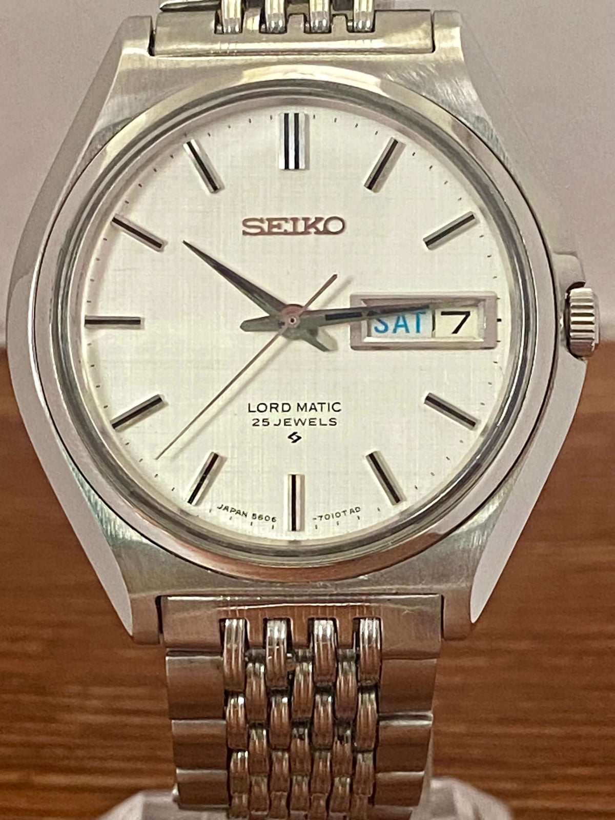 Vintage Seiko Lord Matic 5606-7010 automatic watch with white linen dial, made in Japan, May 1968