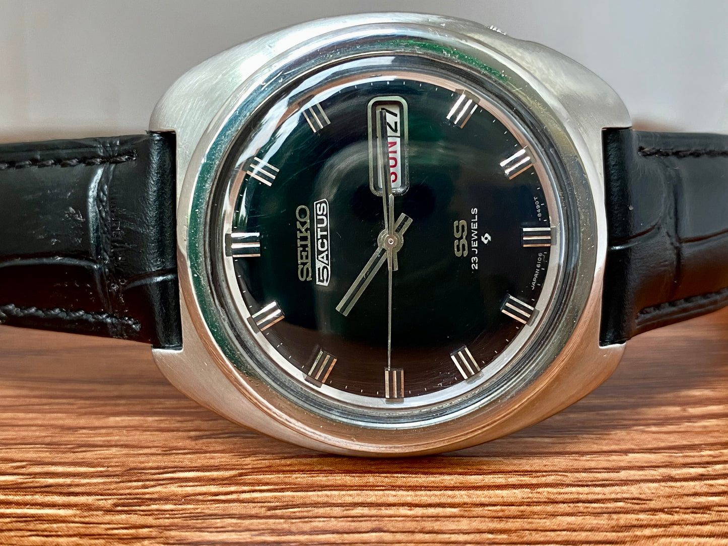 Vintage Seiko 5 Actus SS 6106-8450 Black SERVICED Automatic December 1969 UK VINTAGE WATCH LTD