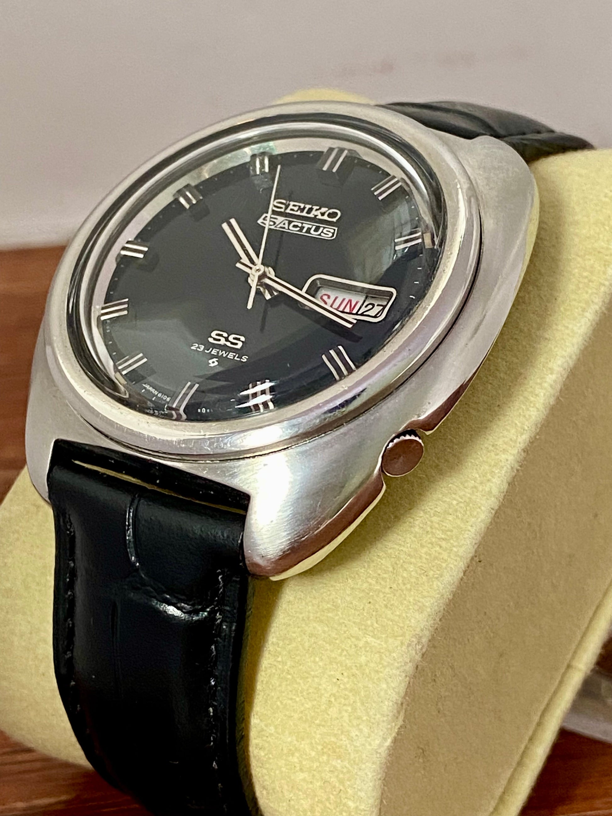 Vintage Seiko 5 Actus SS 6106-8450 Black SERVICED Automatic December 1969 UK VINTAGE WATCH LTD