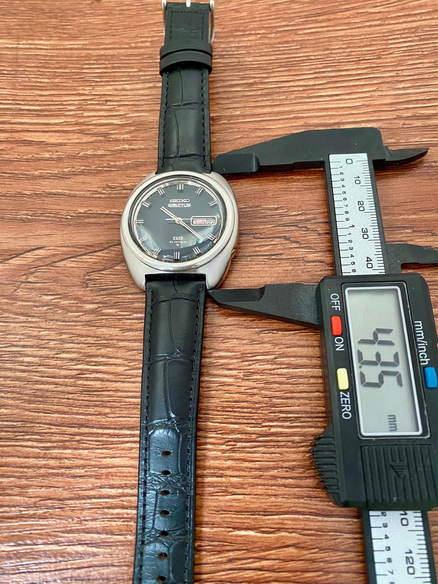 Vintage Seiko 5 Actus SS 6106-8450 Black SERVICED Automatic December 1969 UK VINTAGE WATCH LTD
