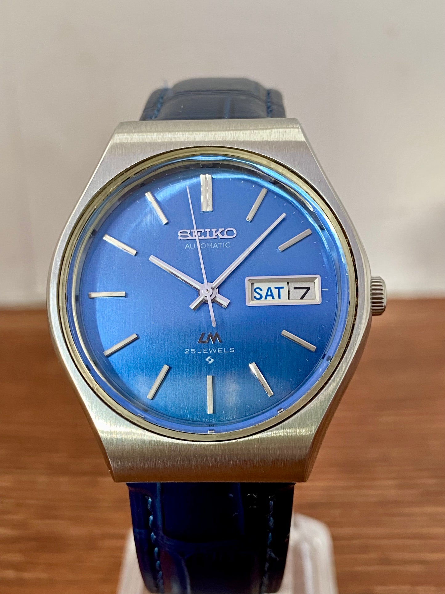 Vintage Seiko Lord Matic 5606-8100 Serviced Blue Tosca, October 1975