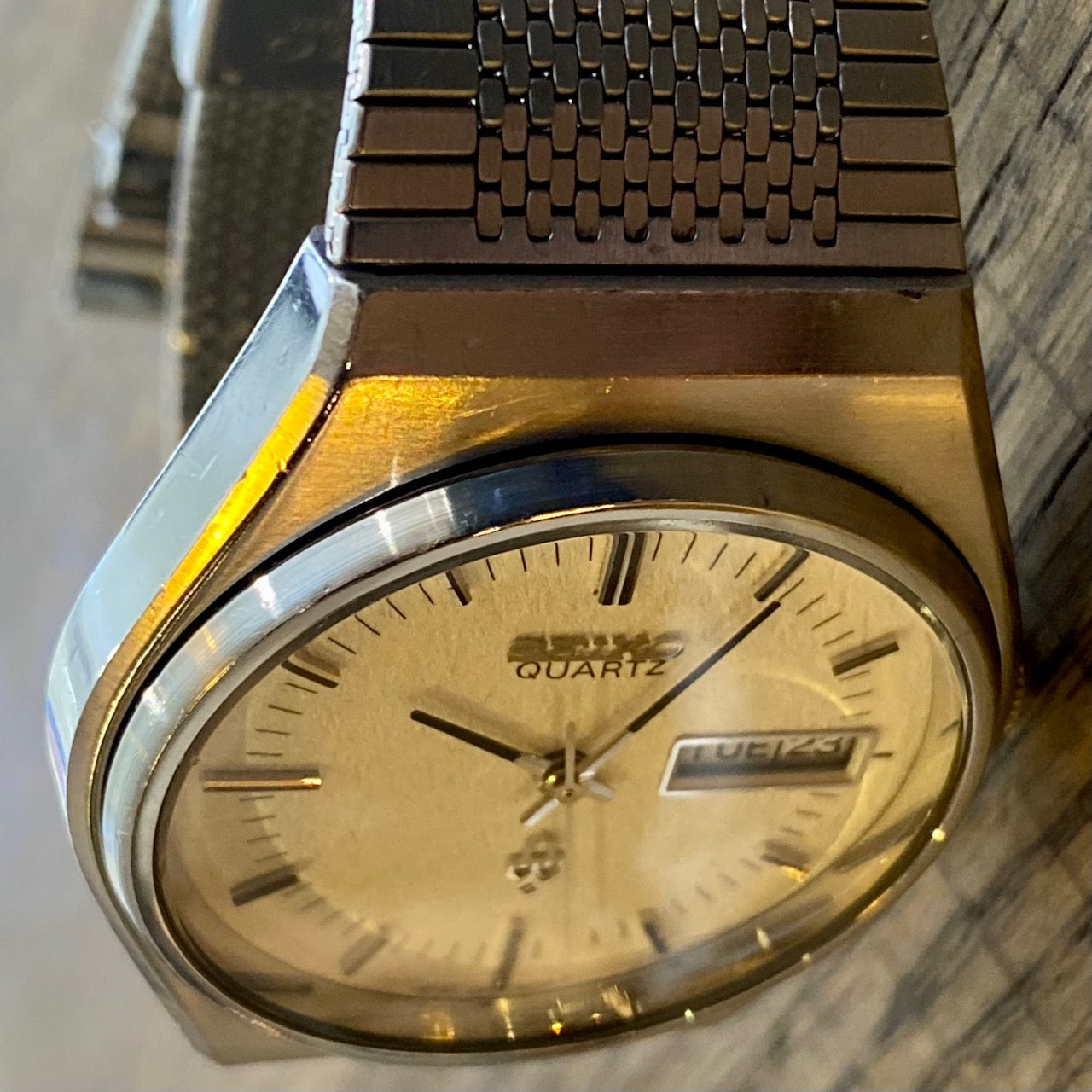 Vintage Seiko Quartz Snowflake Day/Date 4803-8010 June 1976 UK VINTAGE WATCH LTD