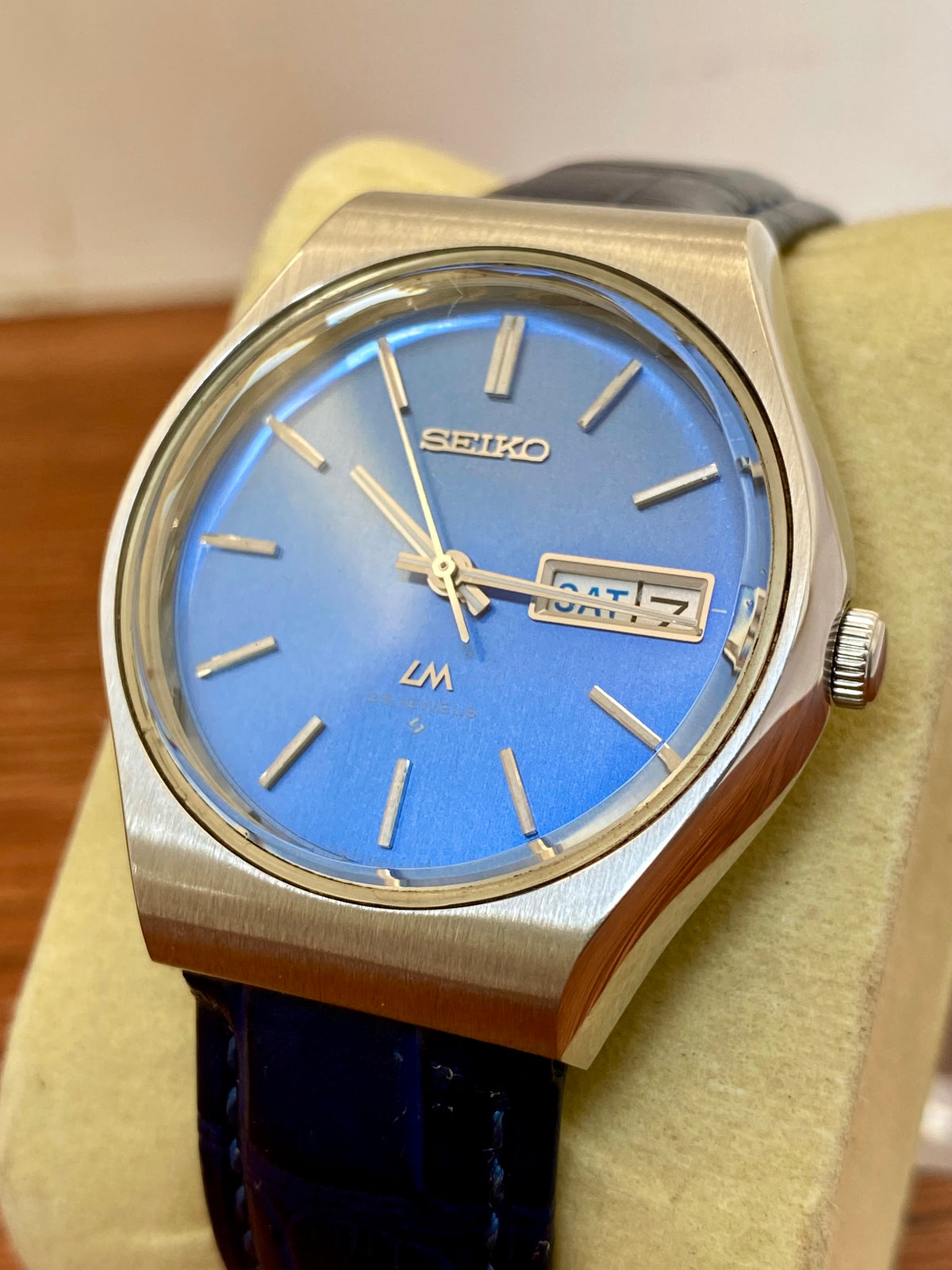 Vintage Seiko Lord Matic 5606-8100 Serviced Blue Tosca, October 1975