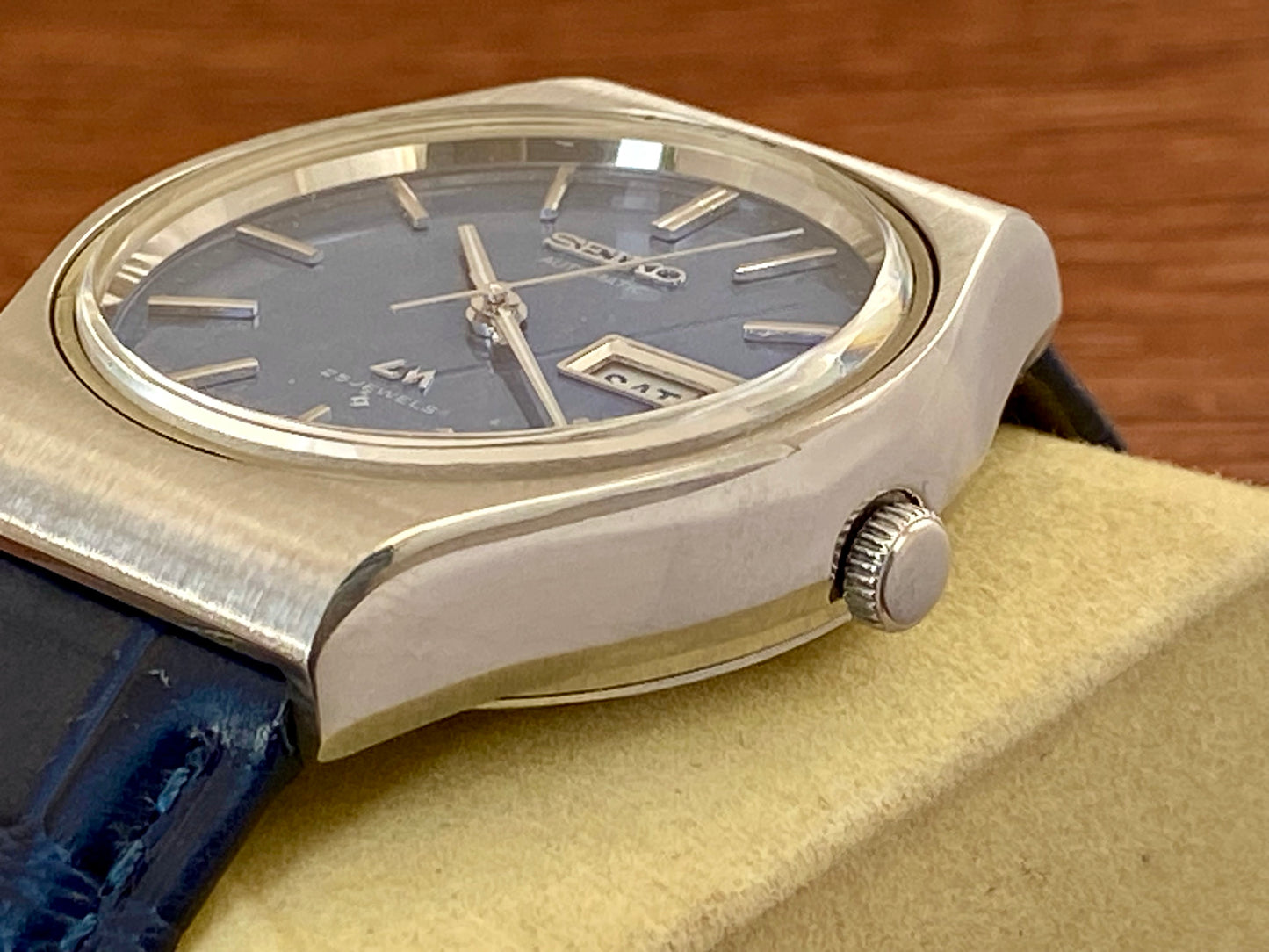 Vintage Seiko Lord Matic 5606-8100 Serviced Blue Tosca, October 1975