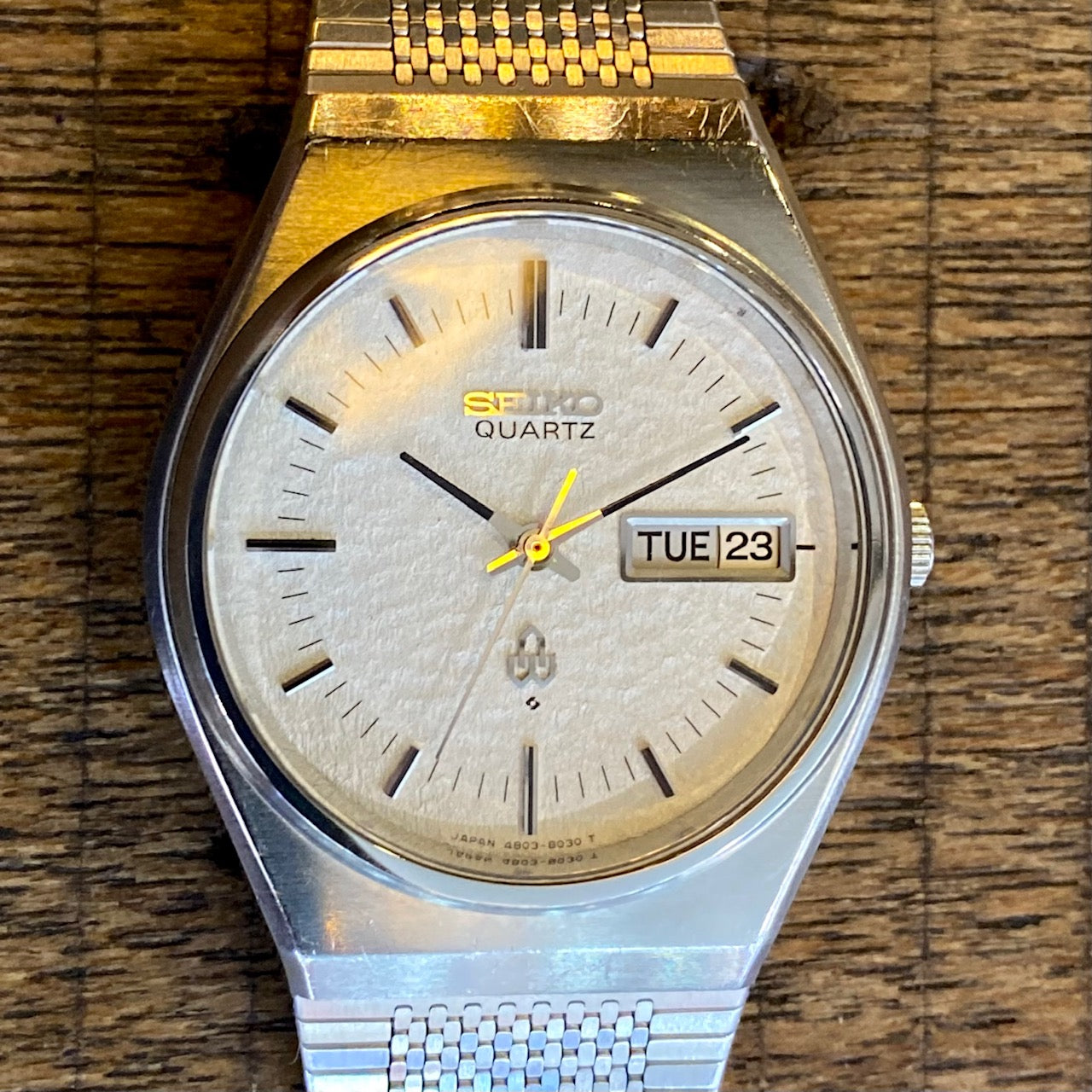 Vintage Seiko Quartz Snowflake Day/Date 4803-8010 June 1976 UK VINTAGE WATCH LTD