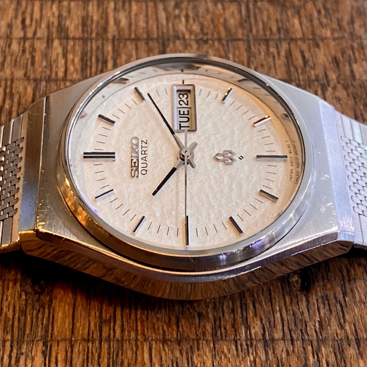 Vintage Seiko Quartz Snowflake Day/Date 4803-8010 June 1976 UK VINTAGE WATCH LTD