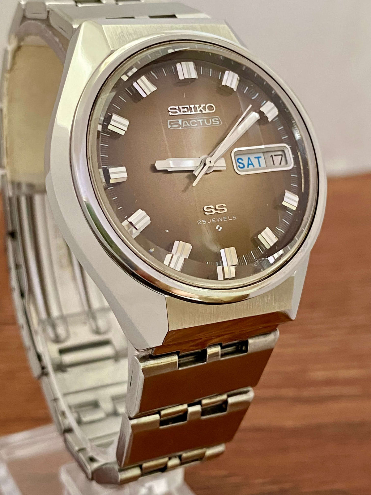 Vintage Seiko 5 Actus 6106-7690 SS SERVICED Brown Dial, February 1975