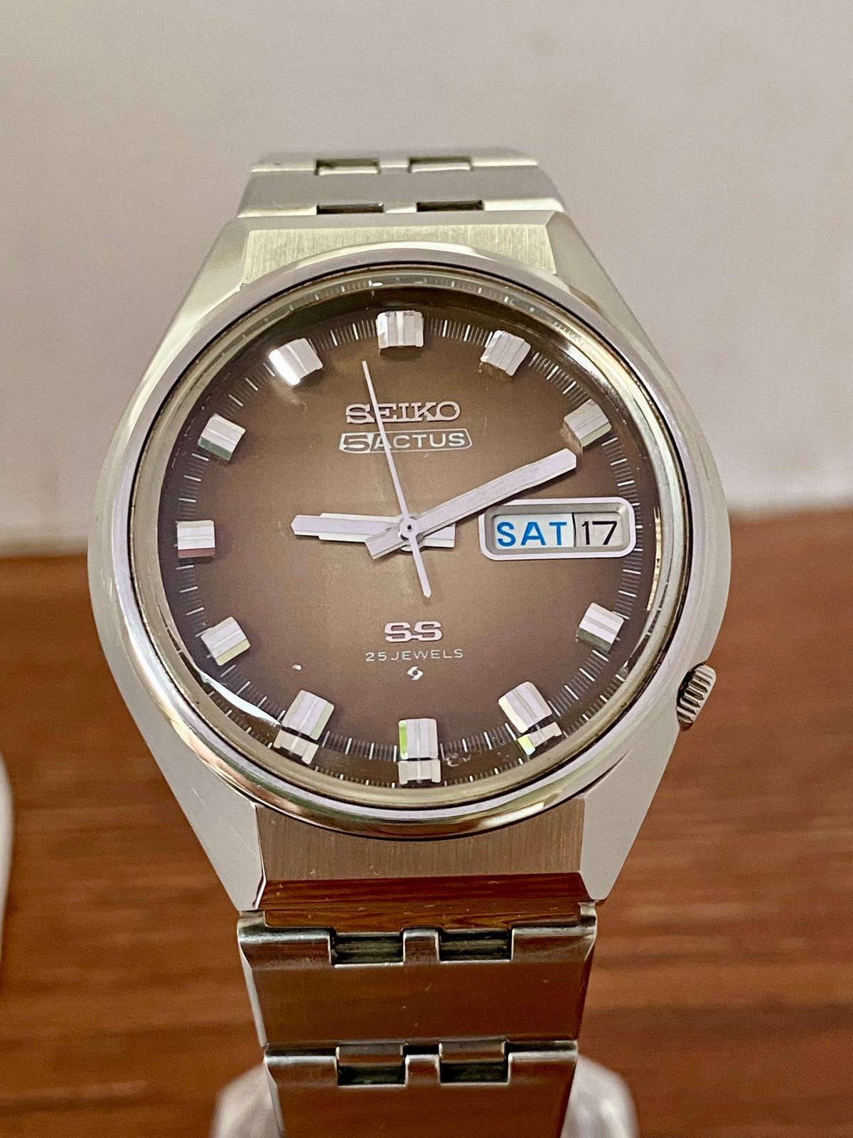 Vintage Seiko 5 Actus 6106-7690 SS SERVICED Brown Dial, February 1975