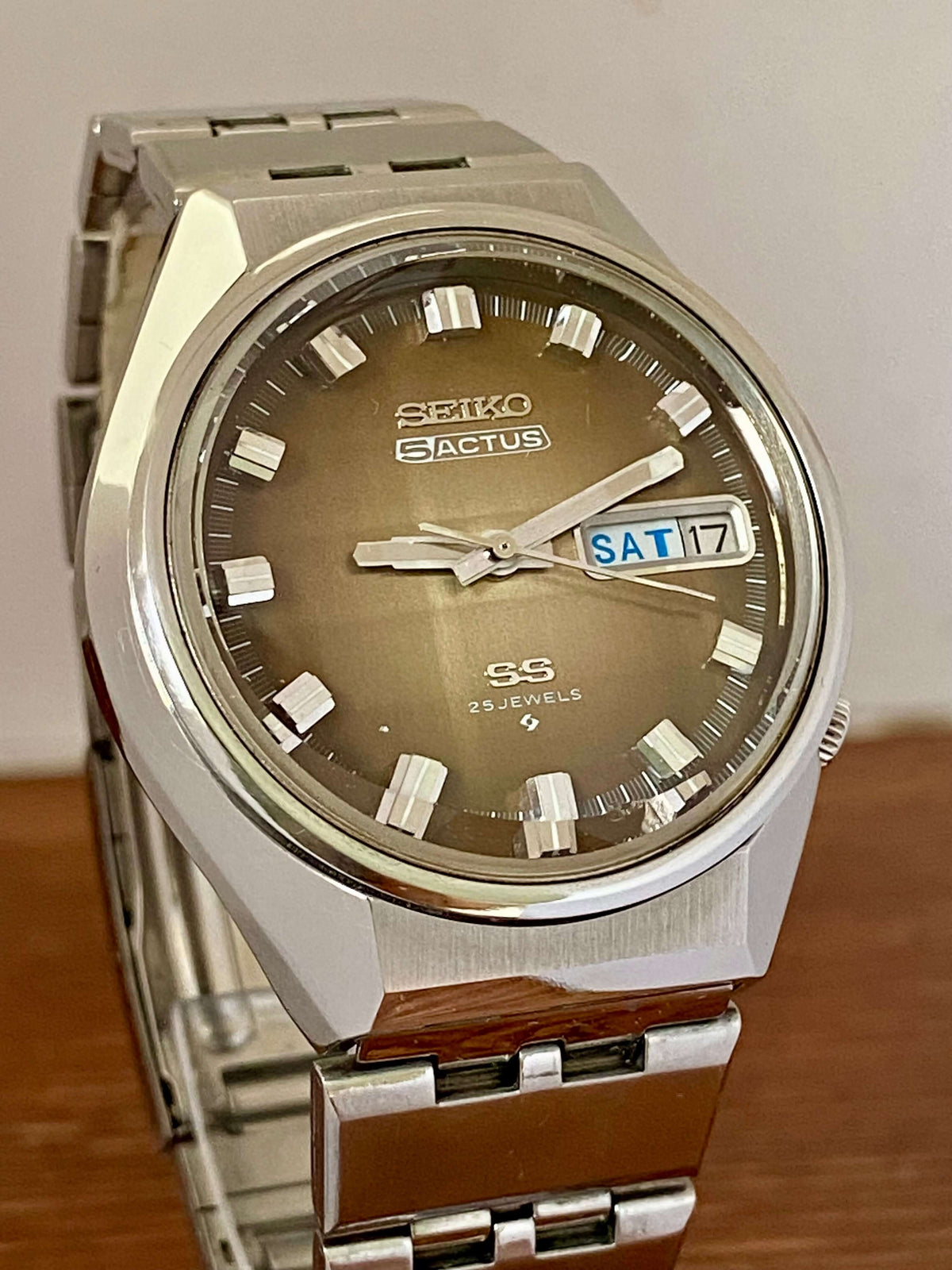 Vintage Seiko 5 Actus 6106-7690 SS SERVICED Brown Dial, February 1975