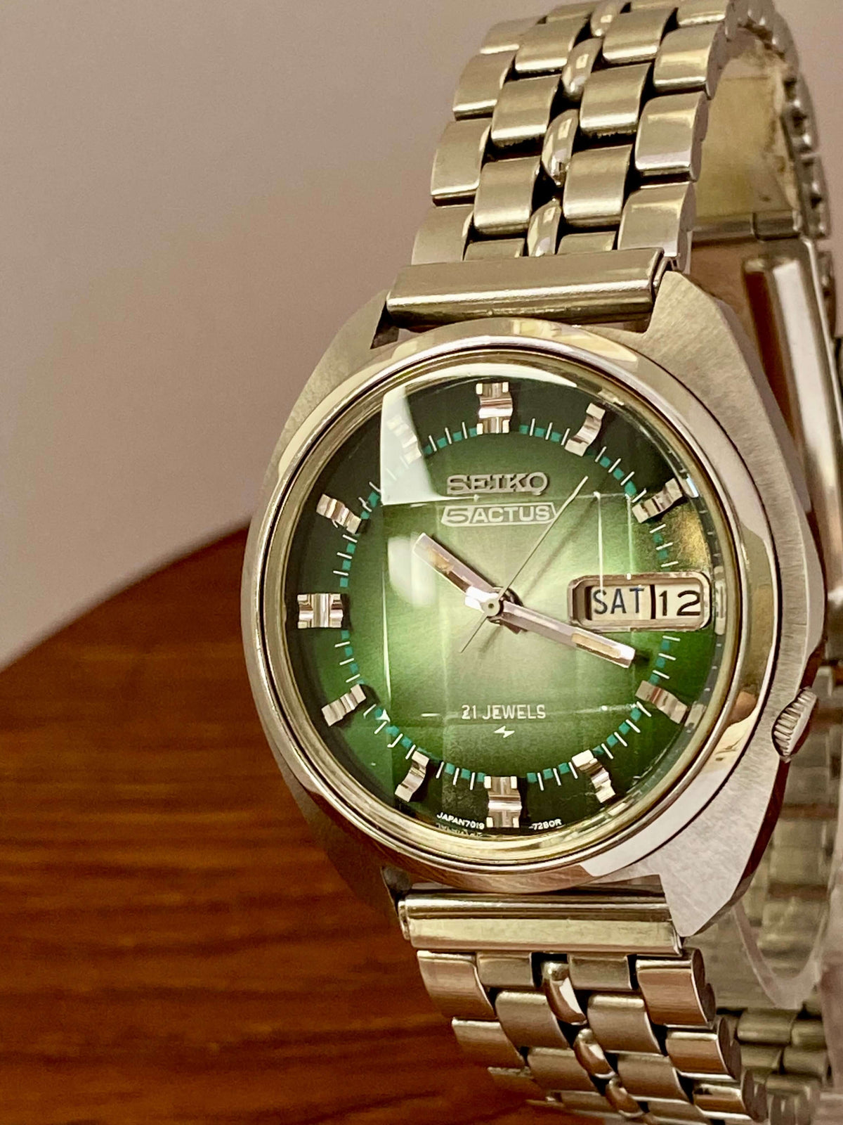ساعة Seiko 5 Actus عتيقة 7019-7210، زرقاء، خضعت للصيانة، أوتوماتيكية، يناير 1974