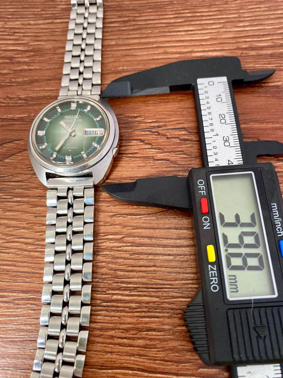 ساعة Seiko 5 Actus عتيقة 7019-7210، زرقاء، خضعت للصيانة، أوتوماتيكية، يناير 1974