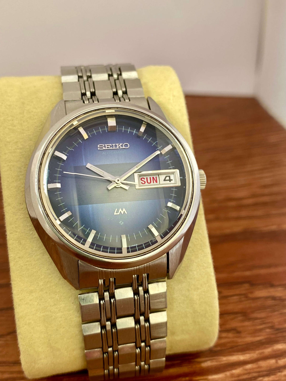 Vintage Seiko Lord Matic 5606-7280 Blue Serviced Automatic, June 1973