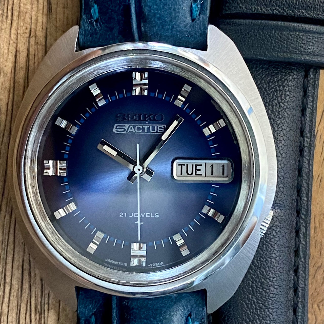 Vintage Seiko 5 Actus 7019-7210 Blue  SERVICED Auto November 1973 UK VINTAGE WATCH LTD