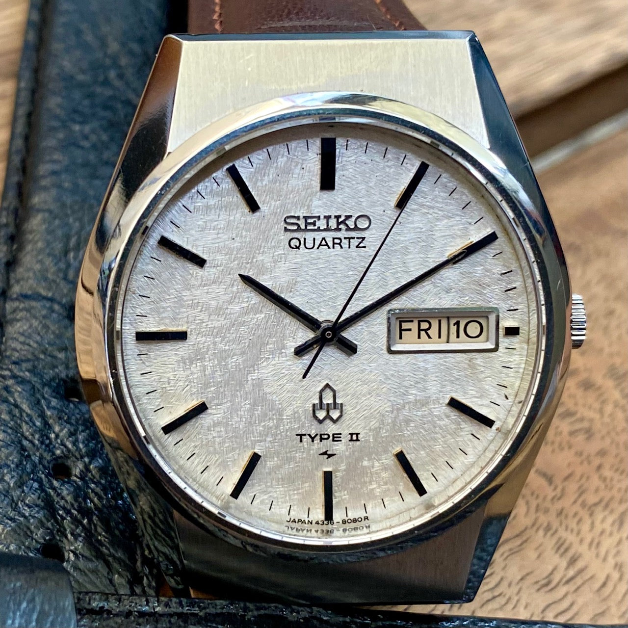 Rare Vintage Seiko Quartz 4336-8050 Type II Snowflake Patina, October 1977 UK VINTAGE WATCH LTD