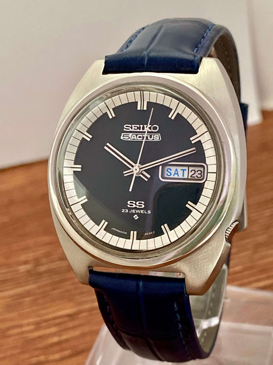 Vintage Seiko 5 Actus 6106-8420 Blue Automatic Watch with White Chapter Ring and Leather Strap
