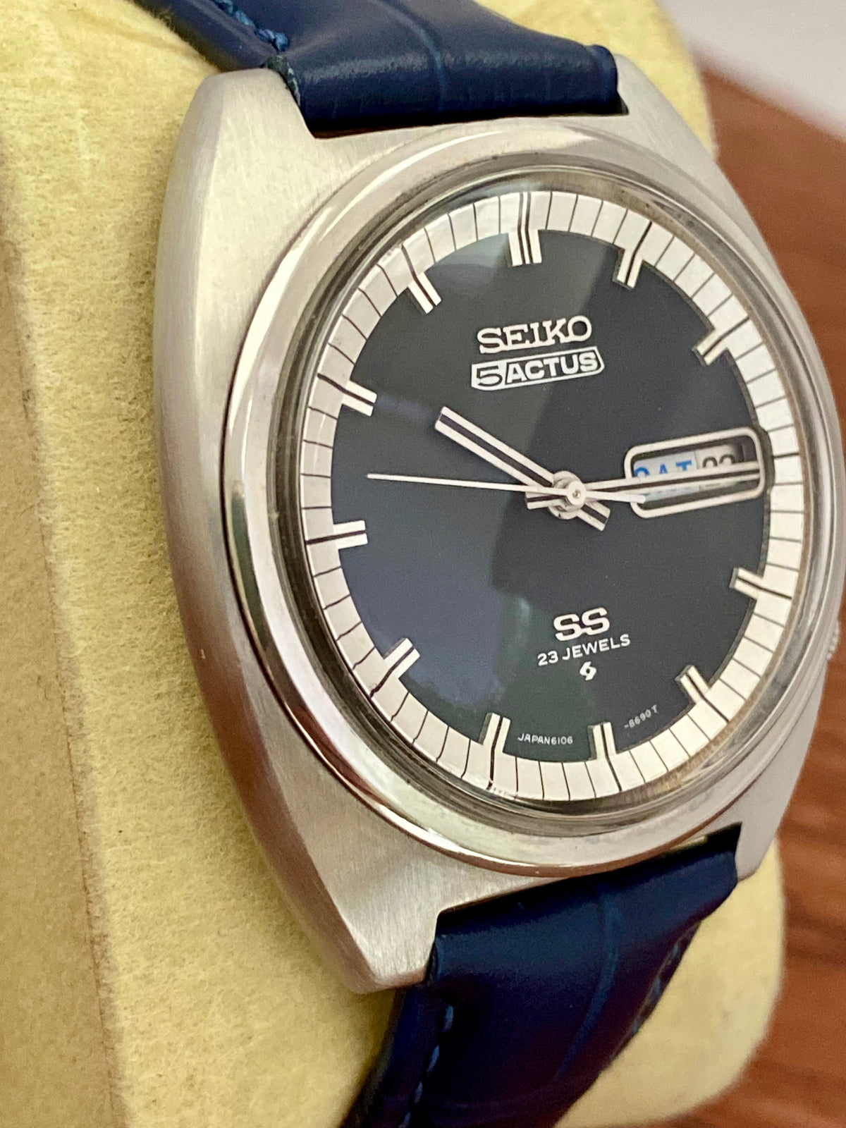 Vintage Seiko 5 Actus SS 6106-8420 Blue & White Dial, Serviced, December 1970