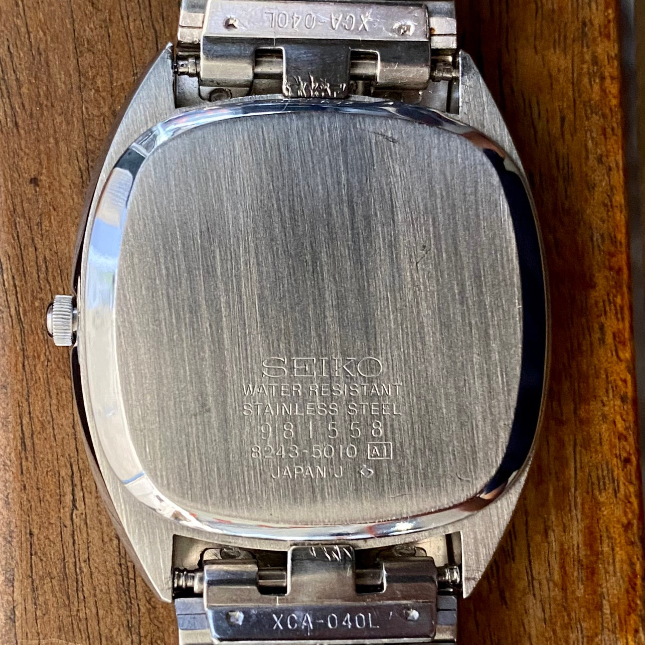 Vintage Seiko Lord Quartz 8243-5010, White Linen, August 1979 UK VINTAGE WATCH LTD