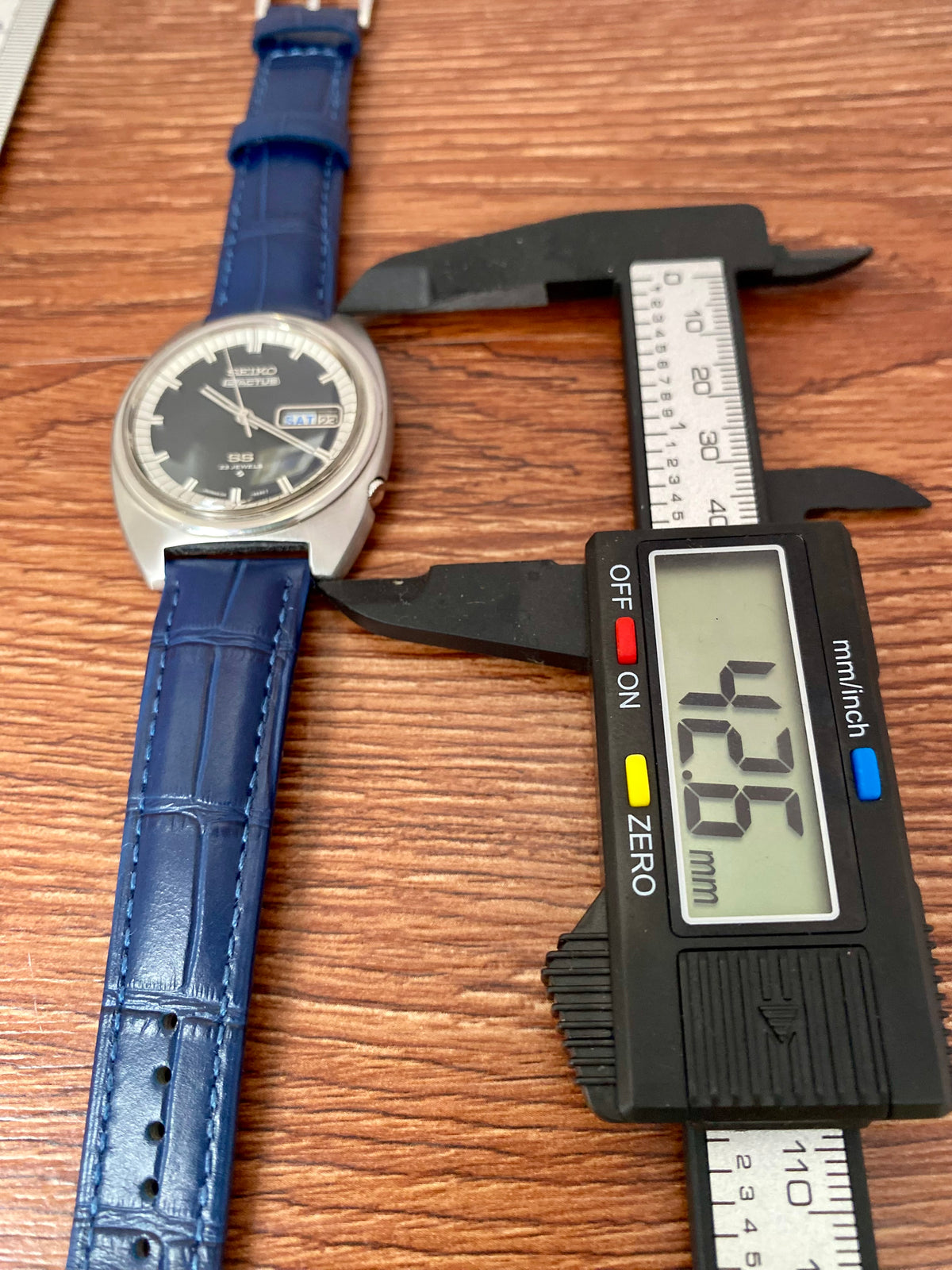 Vintage Seiko 5 Actus SS 6106-8420 Blue & White Dial, Serviced, December 1970