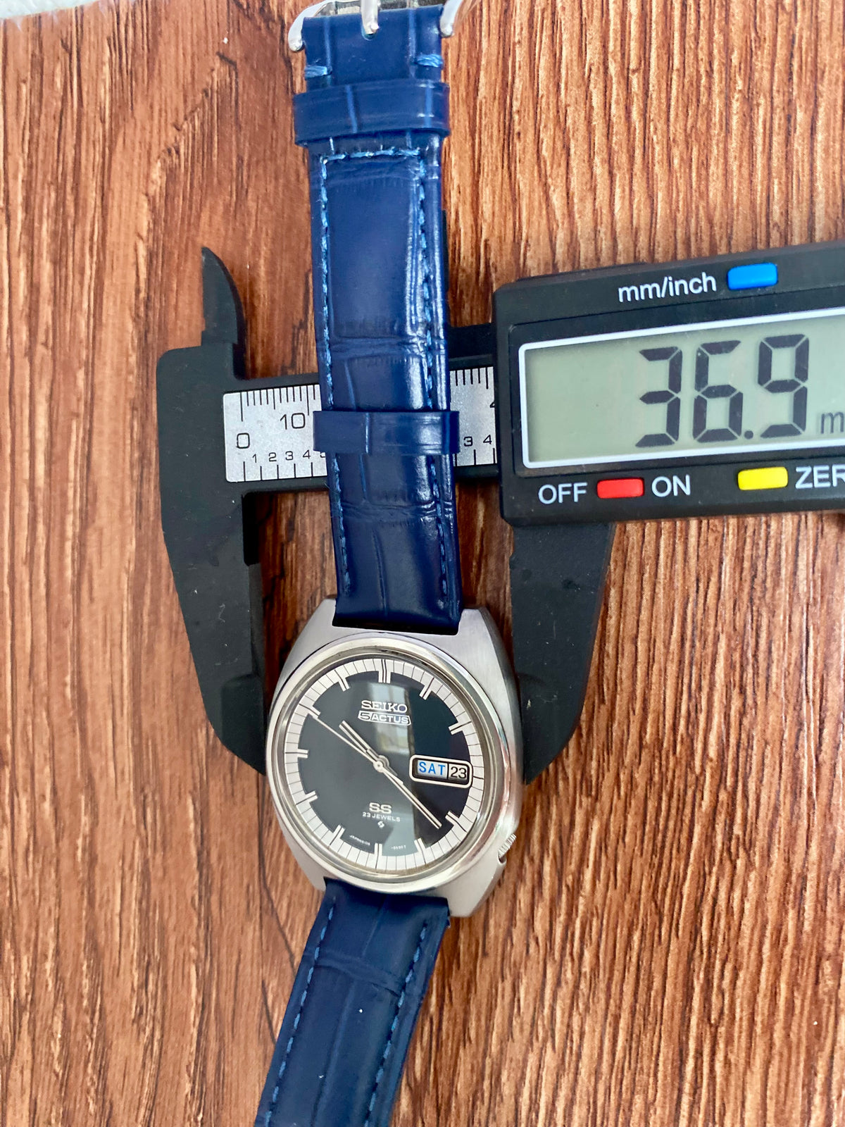Vintage Seiko 5 Actus SS 6106-8420 Blue & White Dial, Serviced, December 1970