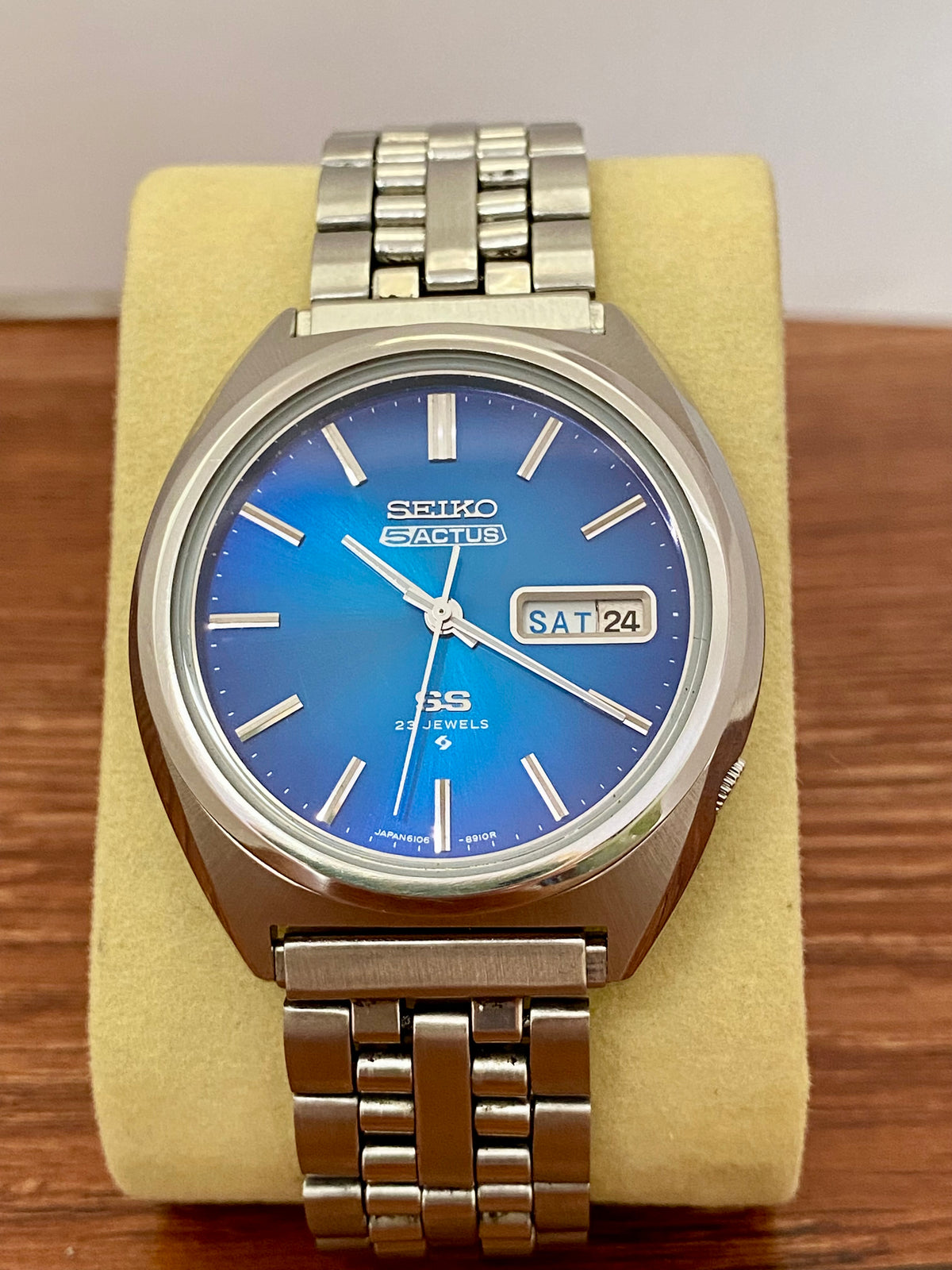 Seiko 5 Actus SS 6106-8670 Blue SERVICED Automatic, November 1975