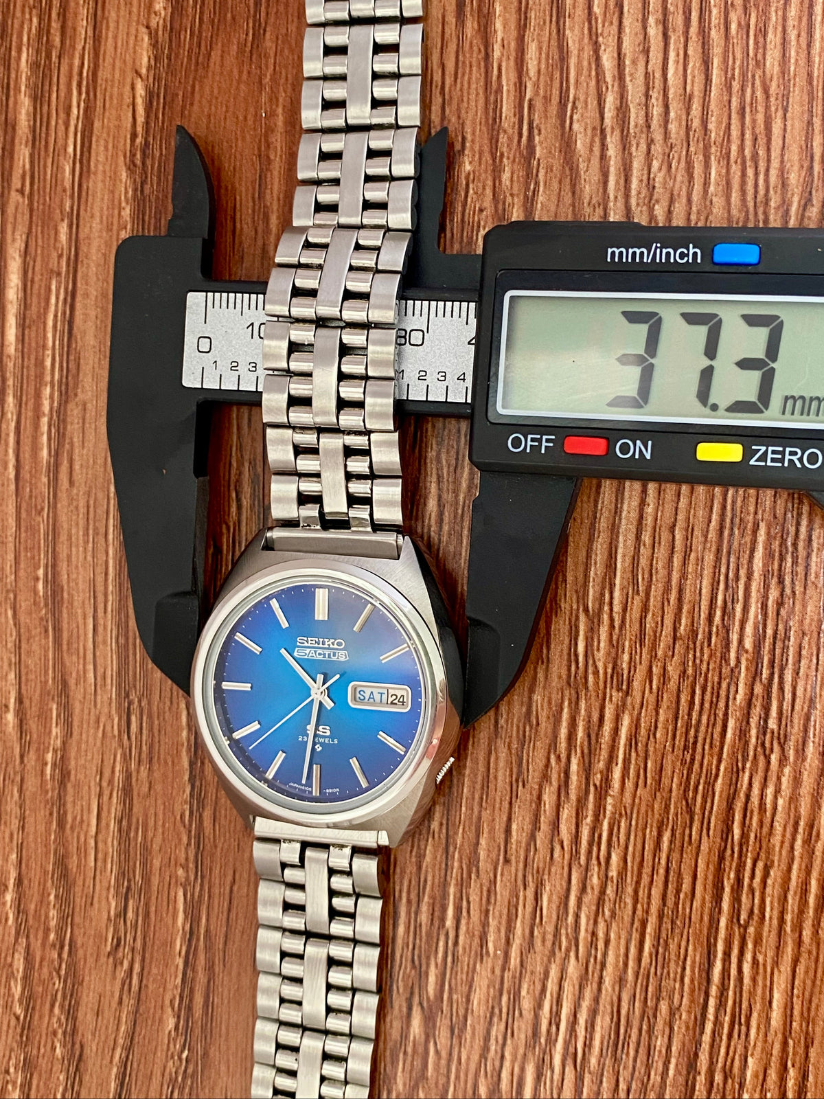 Seiko 5 Actus SS 6106-8670 Blue SERVICED Automatic, November 1975