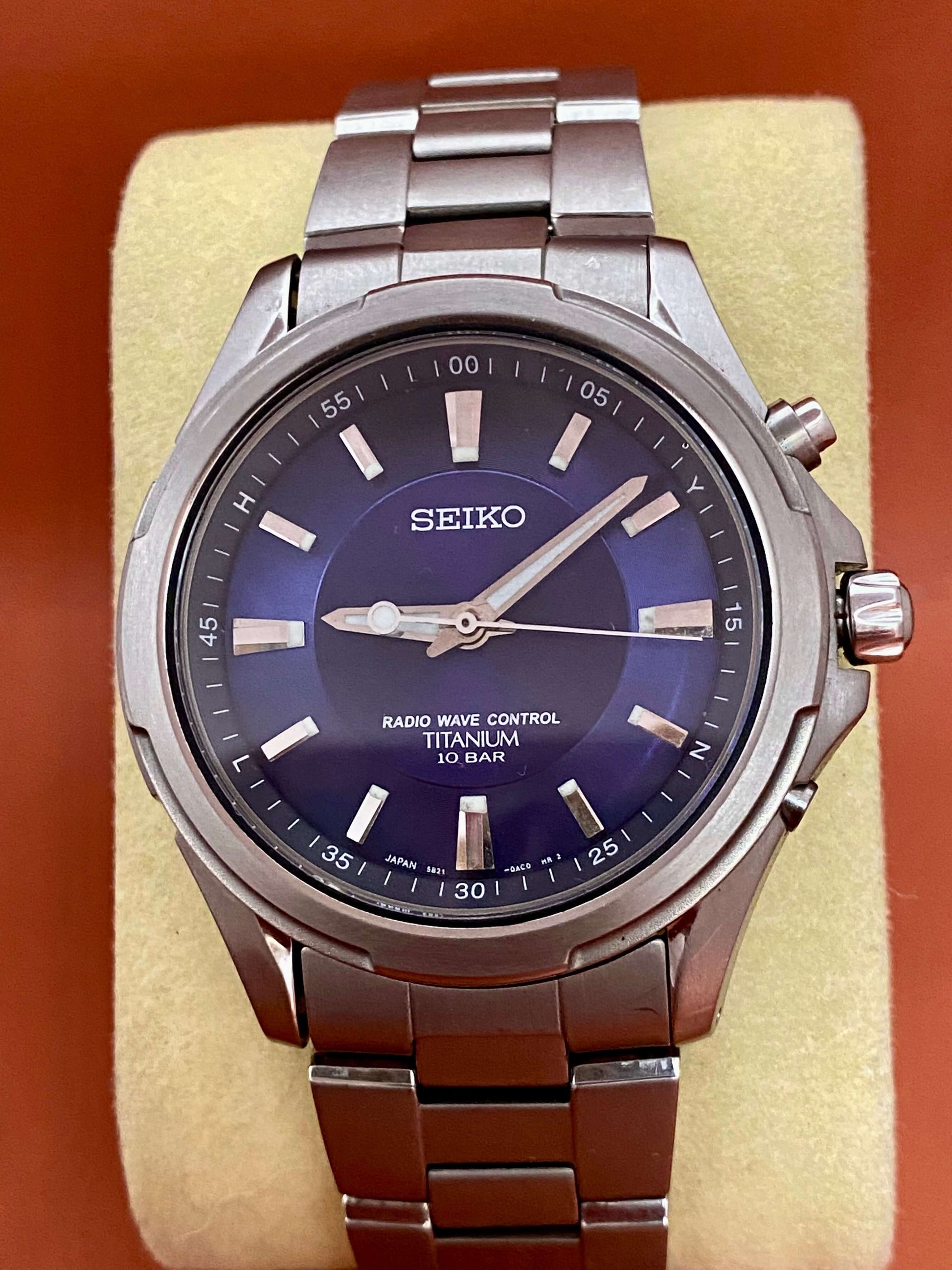 Seiko Quartz Radio Wave 5B21-0AB0 Blue, Front
