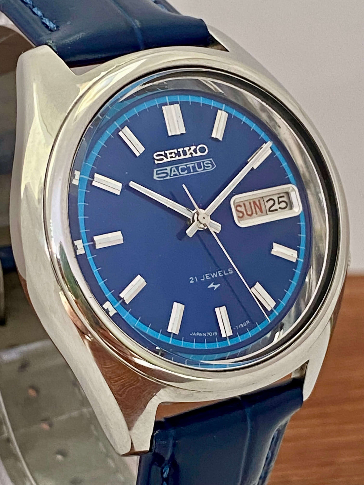 Vintage Seiko 5 Actus 7019-7060 Blue SERVICED Automatic, May 1974
